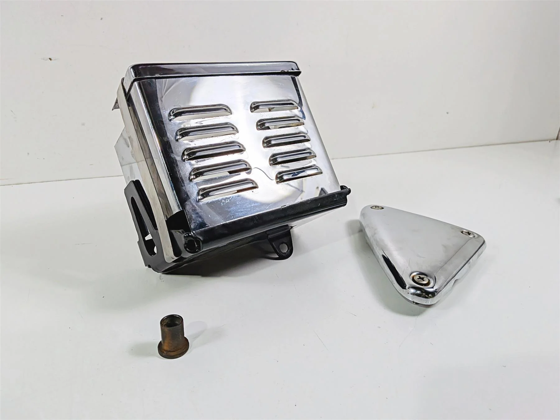 1995 Harley XL883 Sportster Hugger Battery Holder, Cover & Triangle 66194-94A - Image 11