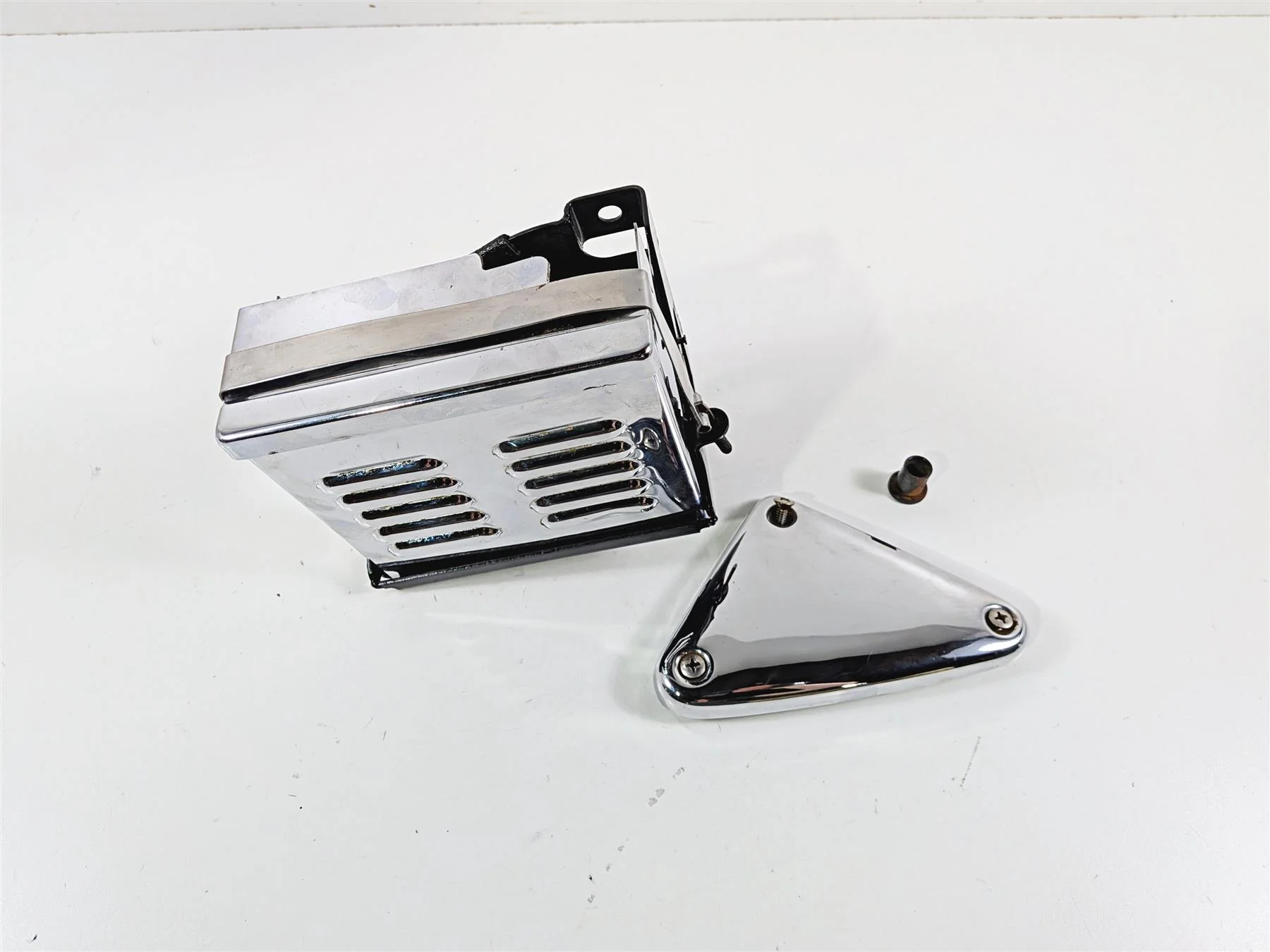 1995 Harley XL883 Sportster Hugger Battery Holder, Cover & Triangle 66194-94A - Image 12