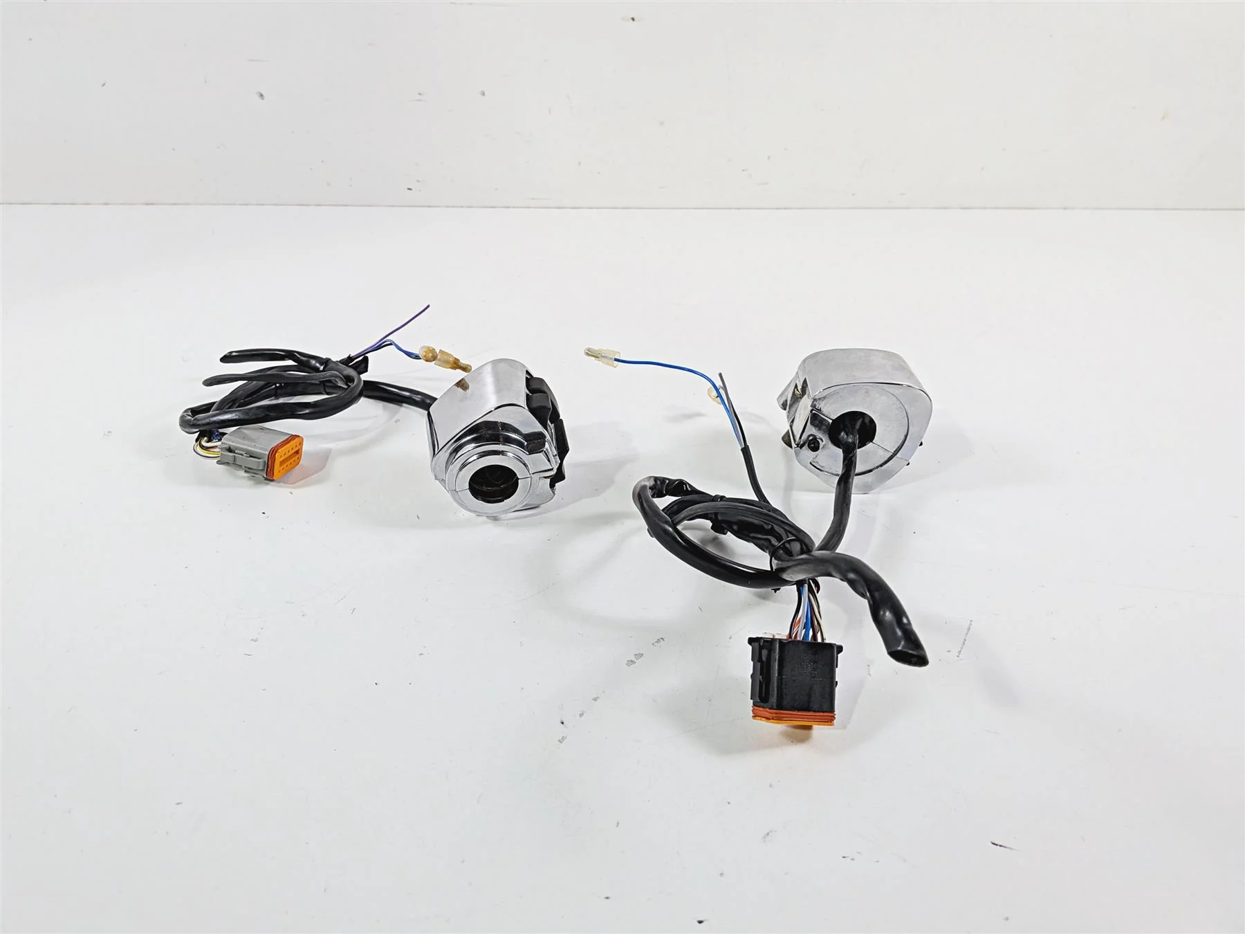 1995 Harley XL883 Sportster Hugger L+R Chrome Control Switches 70218-87 70219-87 - Image 4