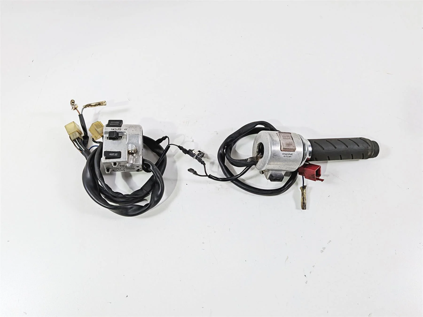 1995 Honda VT600 CD Shadow Deluxe Left Right Hand Control Switch 35200-MZ8-A20 - Image 2