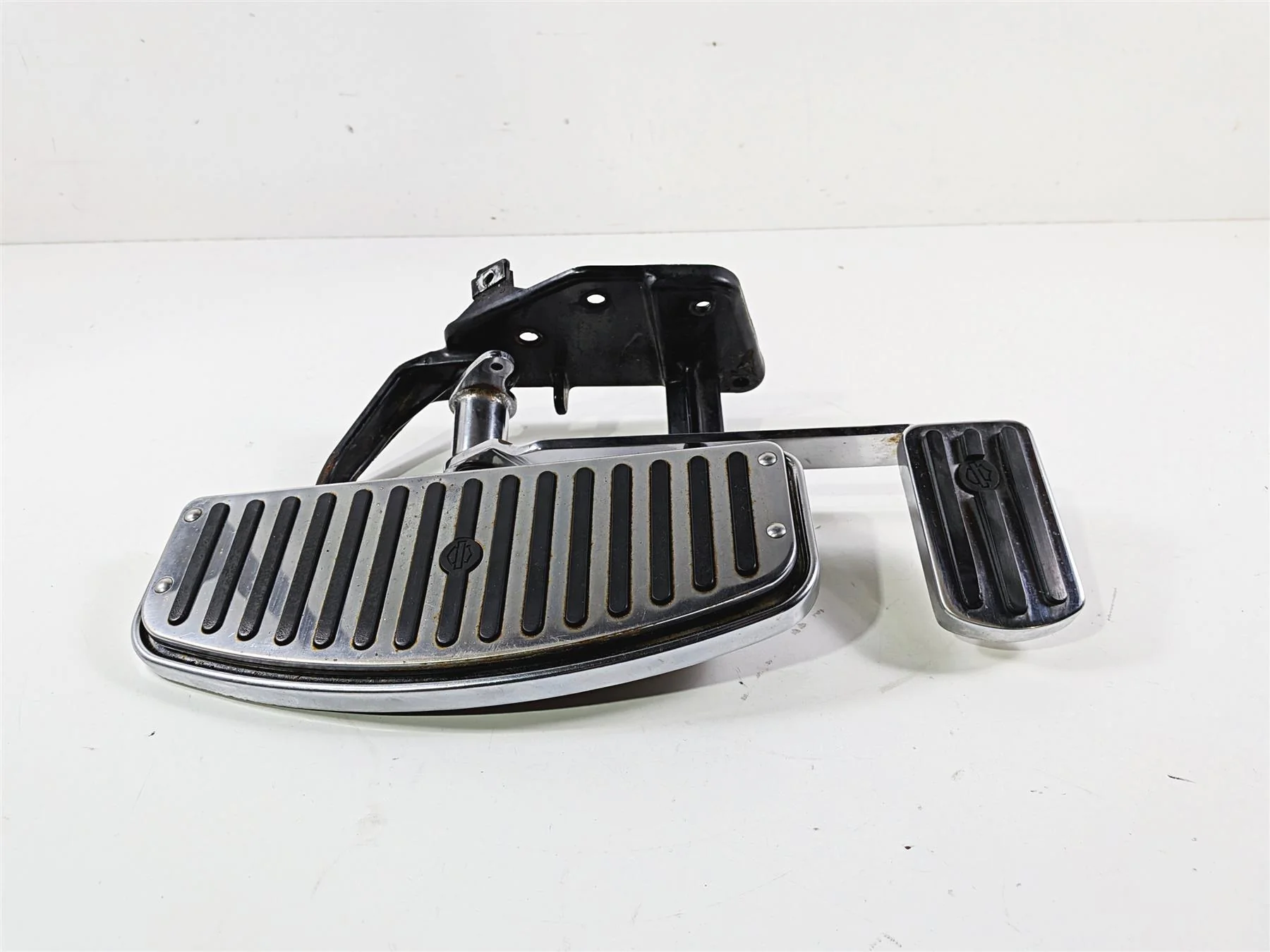 1996 Harley FLSTC Softail Heritage Front Right Floor Board Brake Pedal 42431-87A