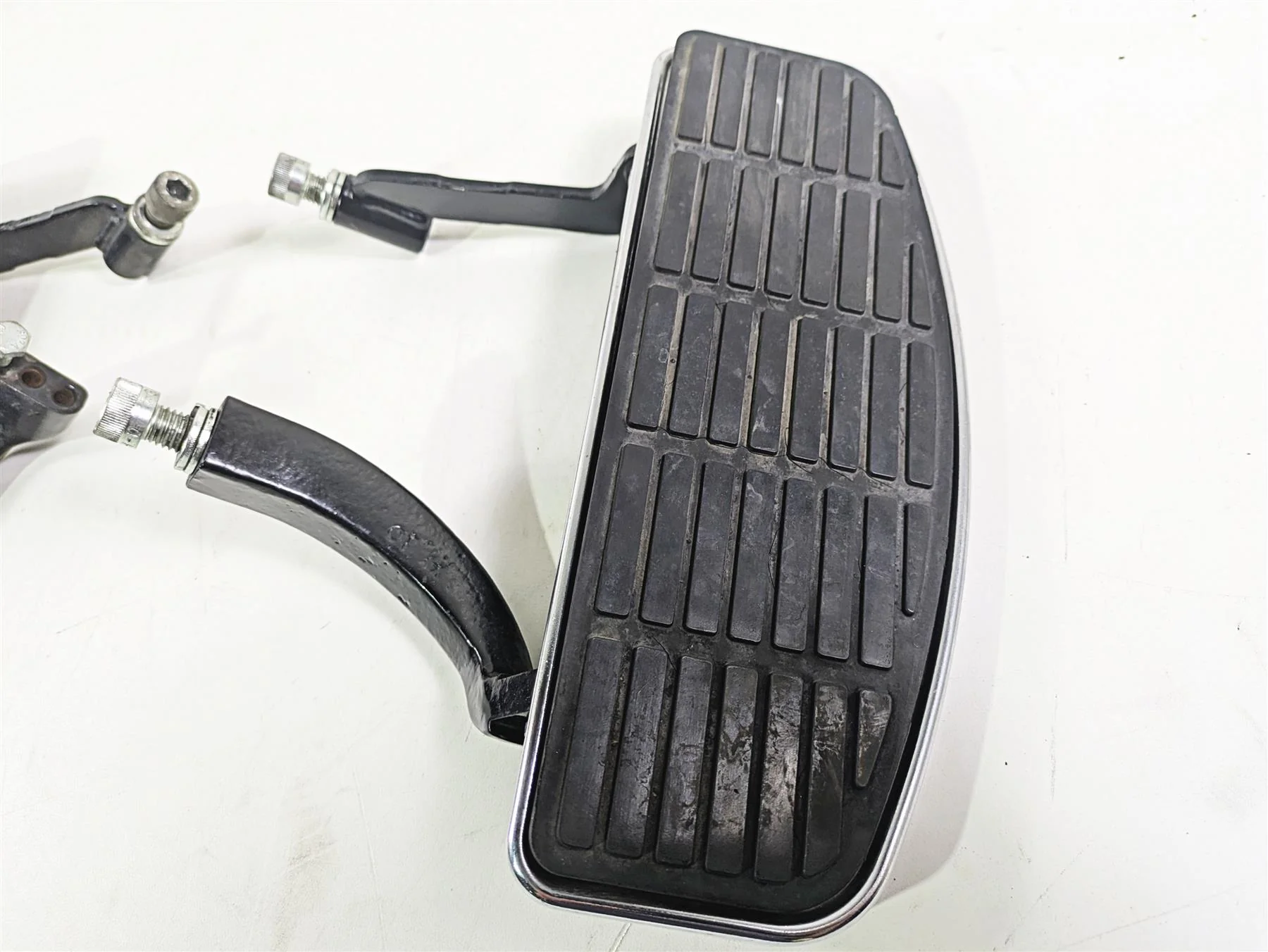 1996 Harley Touring FLHTCUI Electra Glide Front Rider Floor Board Set 50621-79A - Image 2