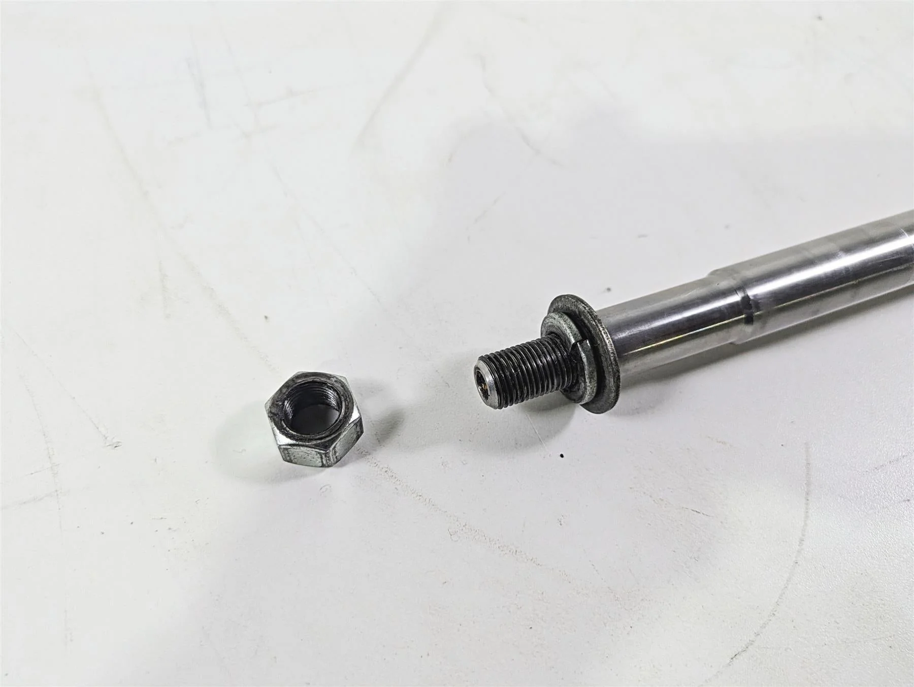 1996 Harley Touring FLHTCUI Electra Glide Front Wheel Spindle Axle 3/4 43346-83B - Image 10