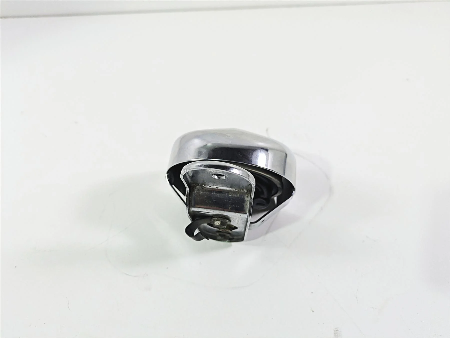 1996 Harley Touring FLHTCUI Electra Glide Horn With Chrome Cover 61300478A - Image 3