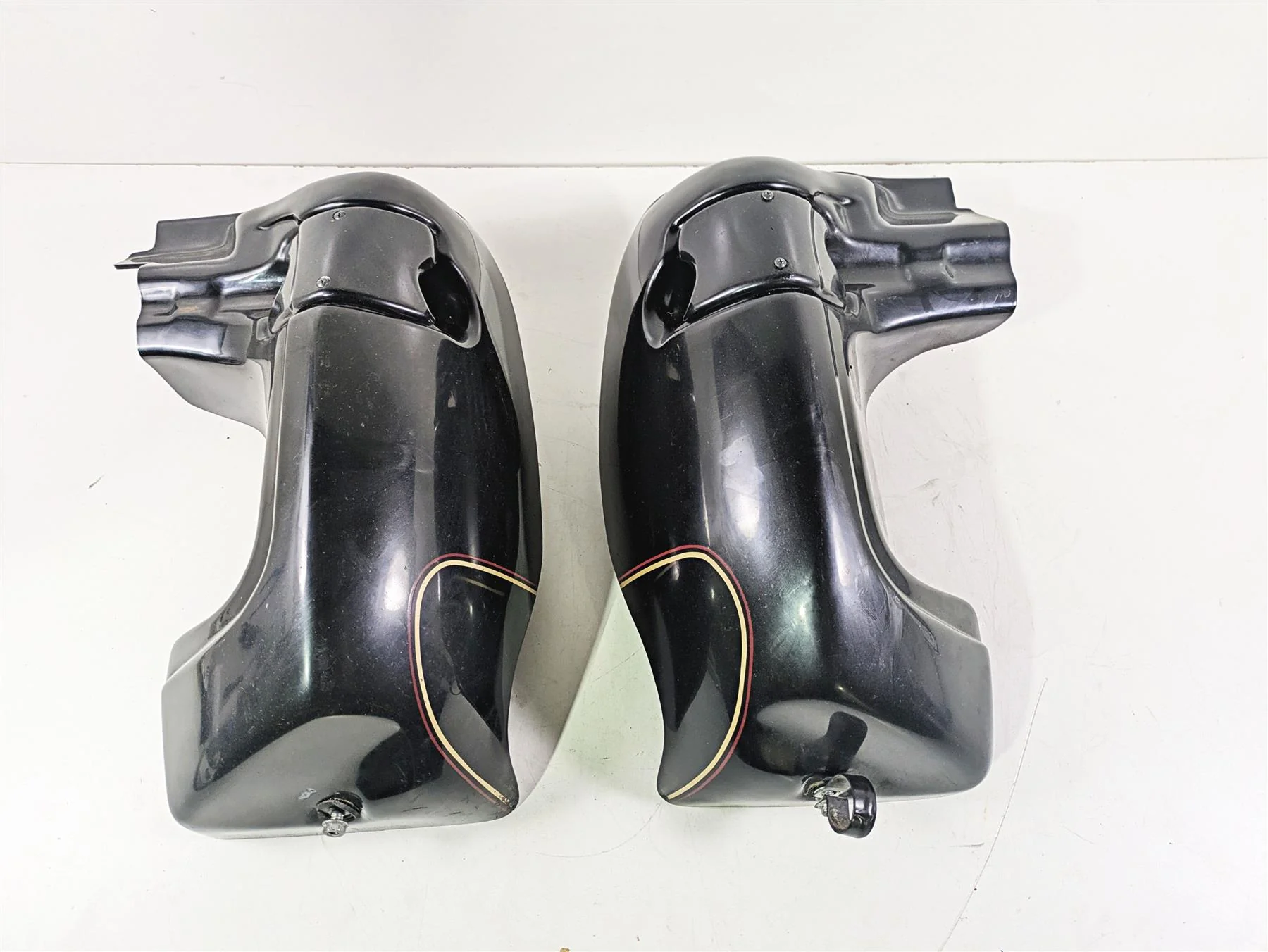 1996 Harley Touring FLHTCUI Electra Glide Lower Leg Fairing Cover Set 58491-88 - Image 4