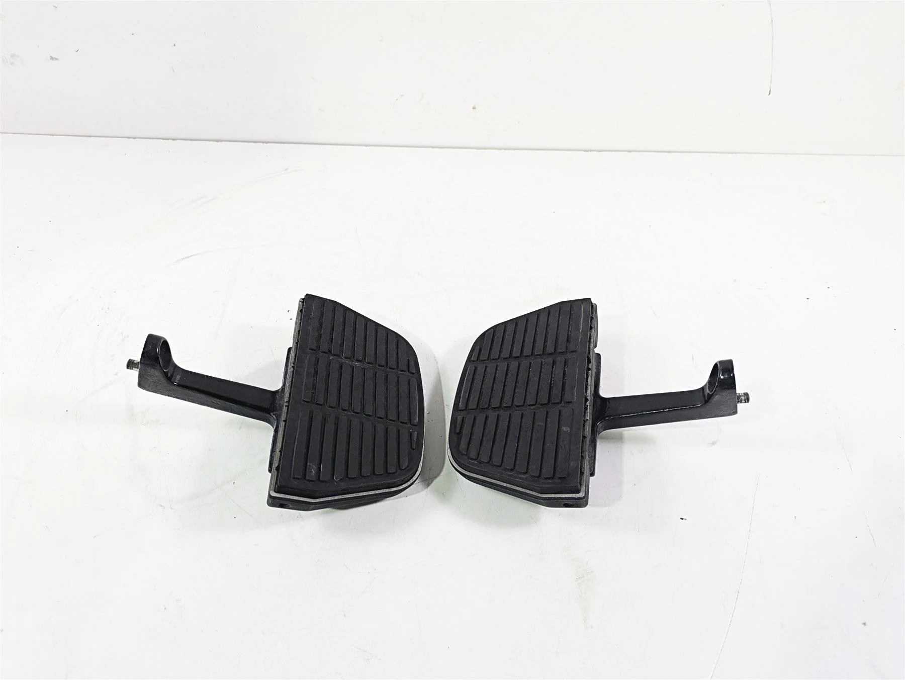 1996 Harley Touring FLHTCUI Electra Glide Rear Passenger Floor Boards 52719-93B - Image 4