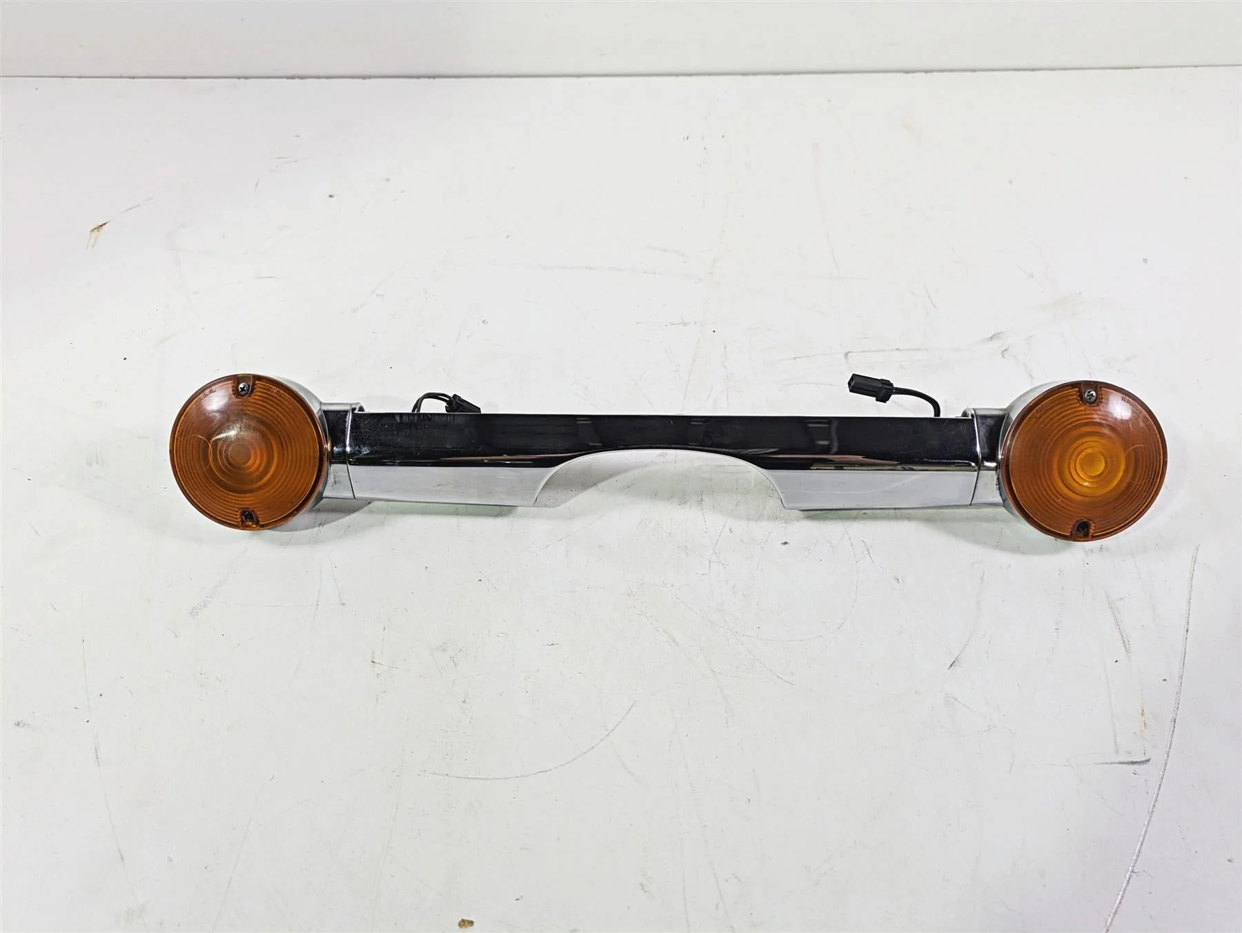 1996 Harley Touring FLHTCUI Electra Glide Rear Turn Signal Blinker Bar 68510-74B