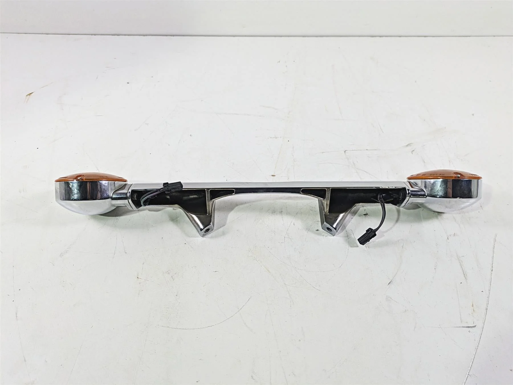 1996 Harley Touring FLHTCUI Electra Glide Rear Turn Signal Blinker Bar 68510-74B - Image 3