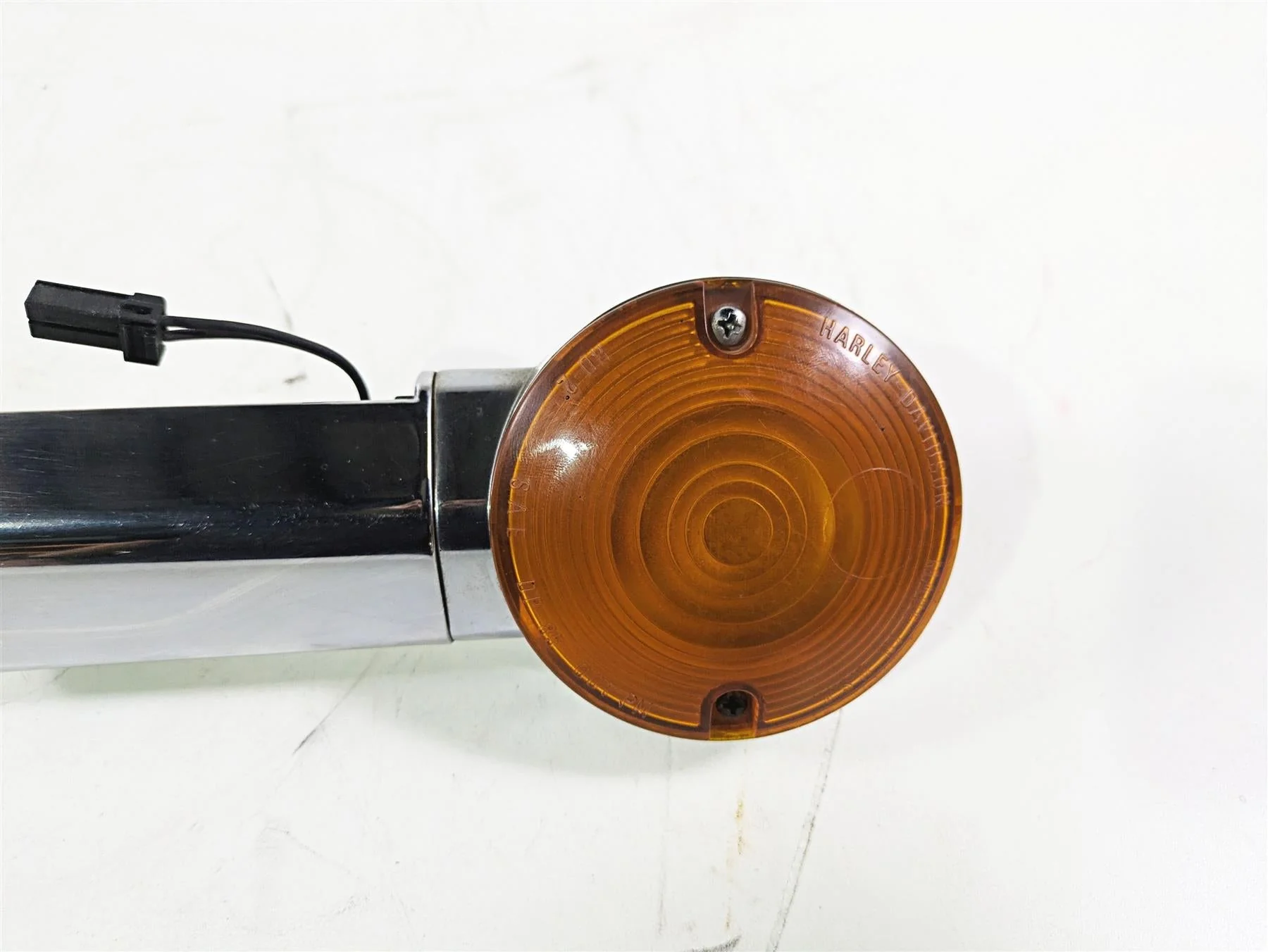 1996 Harley Touring FLHTCUI Electra Glide Rear Turn Signal Blinker Bar 68510-74B - Image 6