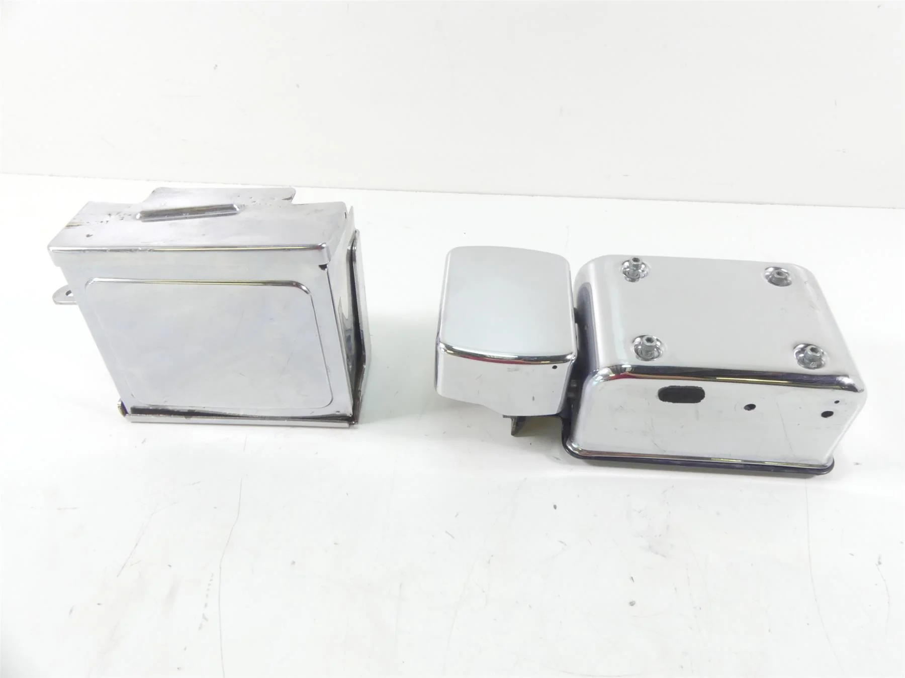 1997 Harley Dyna FXDS Super Glide Conv Electrical Box & Battery Carrier 66375-97