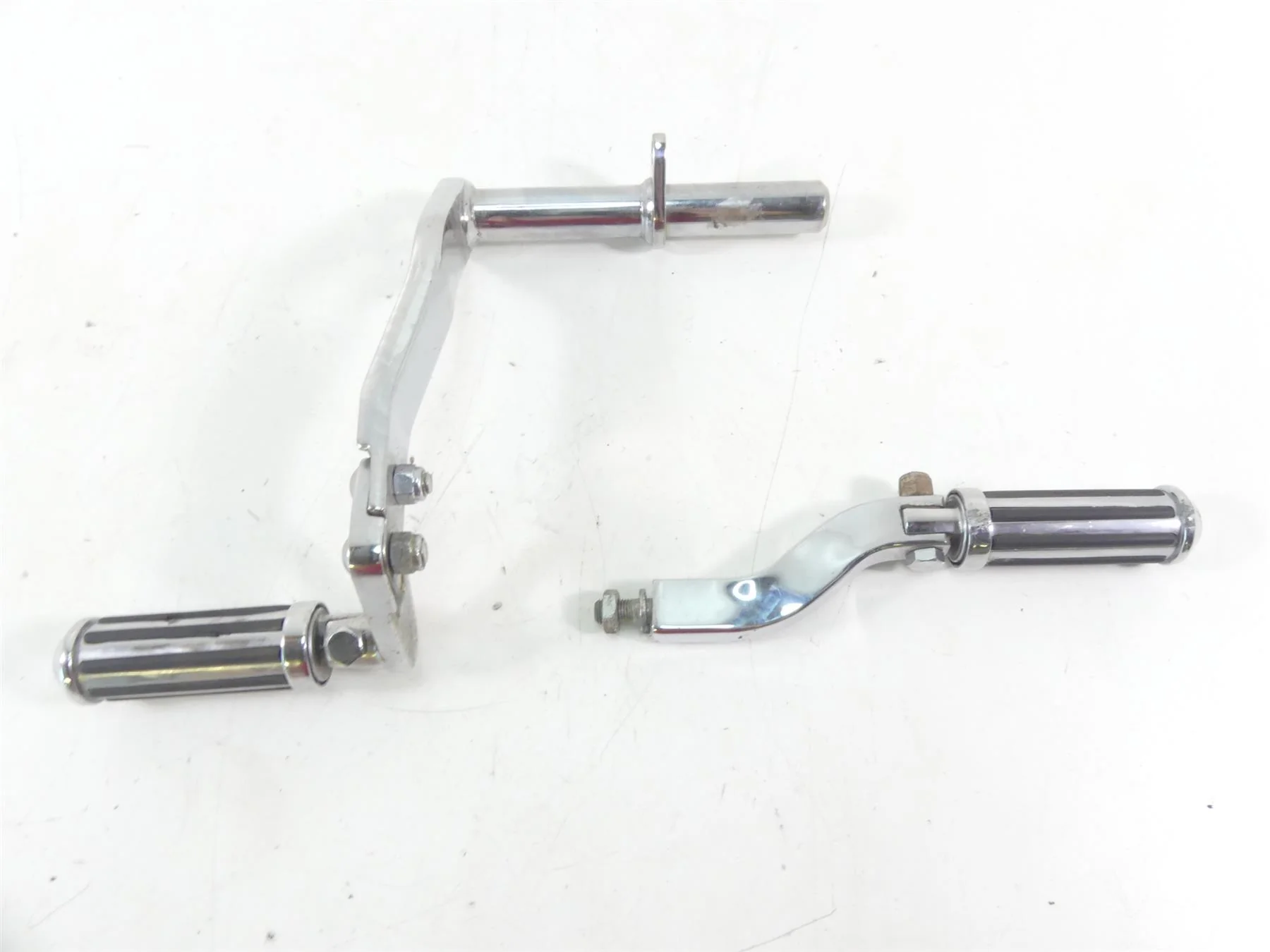 1997 Harley Dyna FXDS Super Glide Conv Passenger Footpeg Set 52740-94A - Image 4