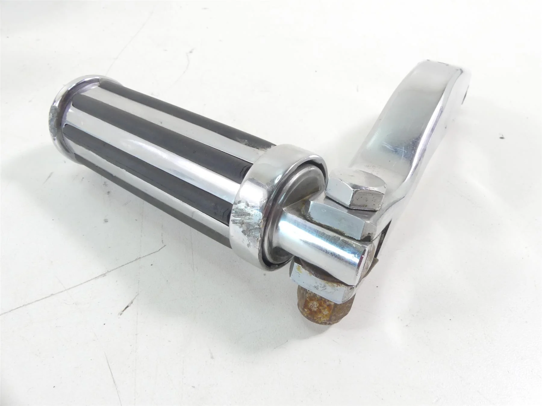 1997 Harley Dyna FXDS Super Glide Conv Passenger Footpeg Set 52740-94A - Image 5