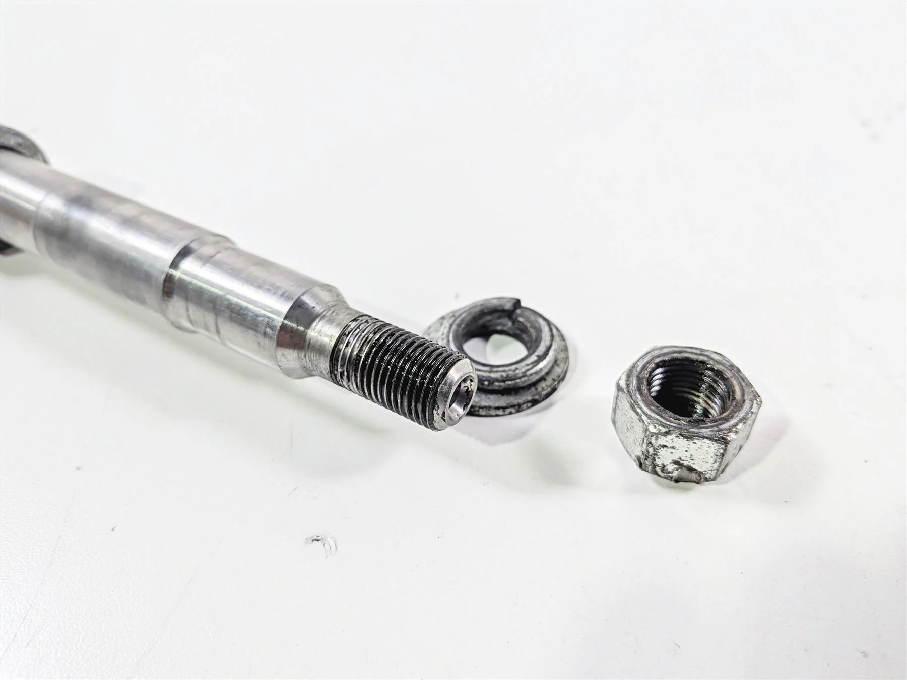 1998 Harley Dyna FXDL Low Rider Front Wheel Spindle Axle 43895-87B - Image 9
