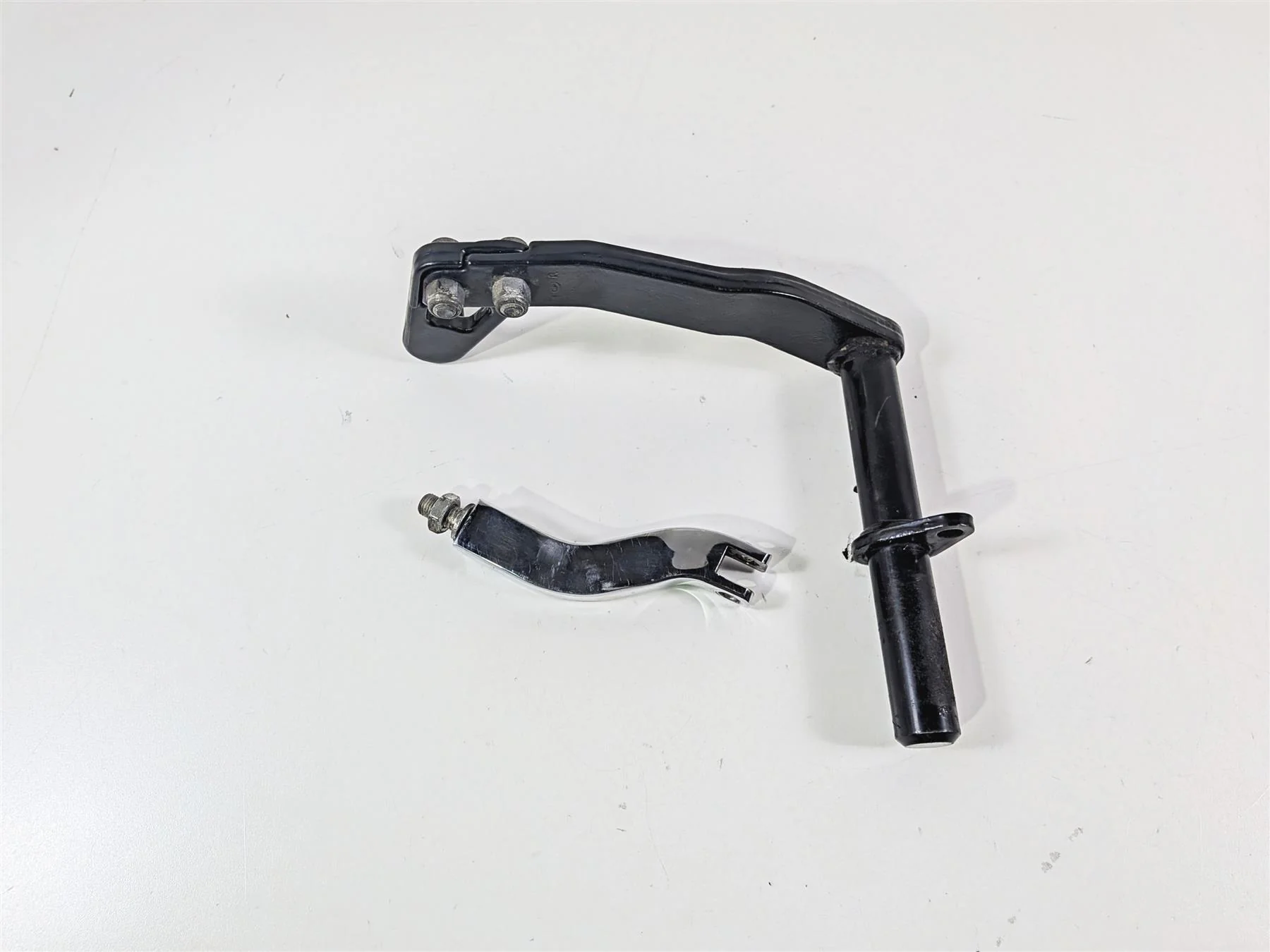 1998 Harley Dyna FXDL Low Rider Passenger Footpeg Mounts & Mounting Bar 52740-94