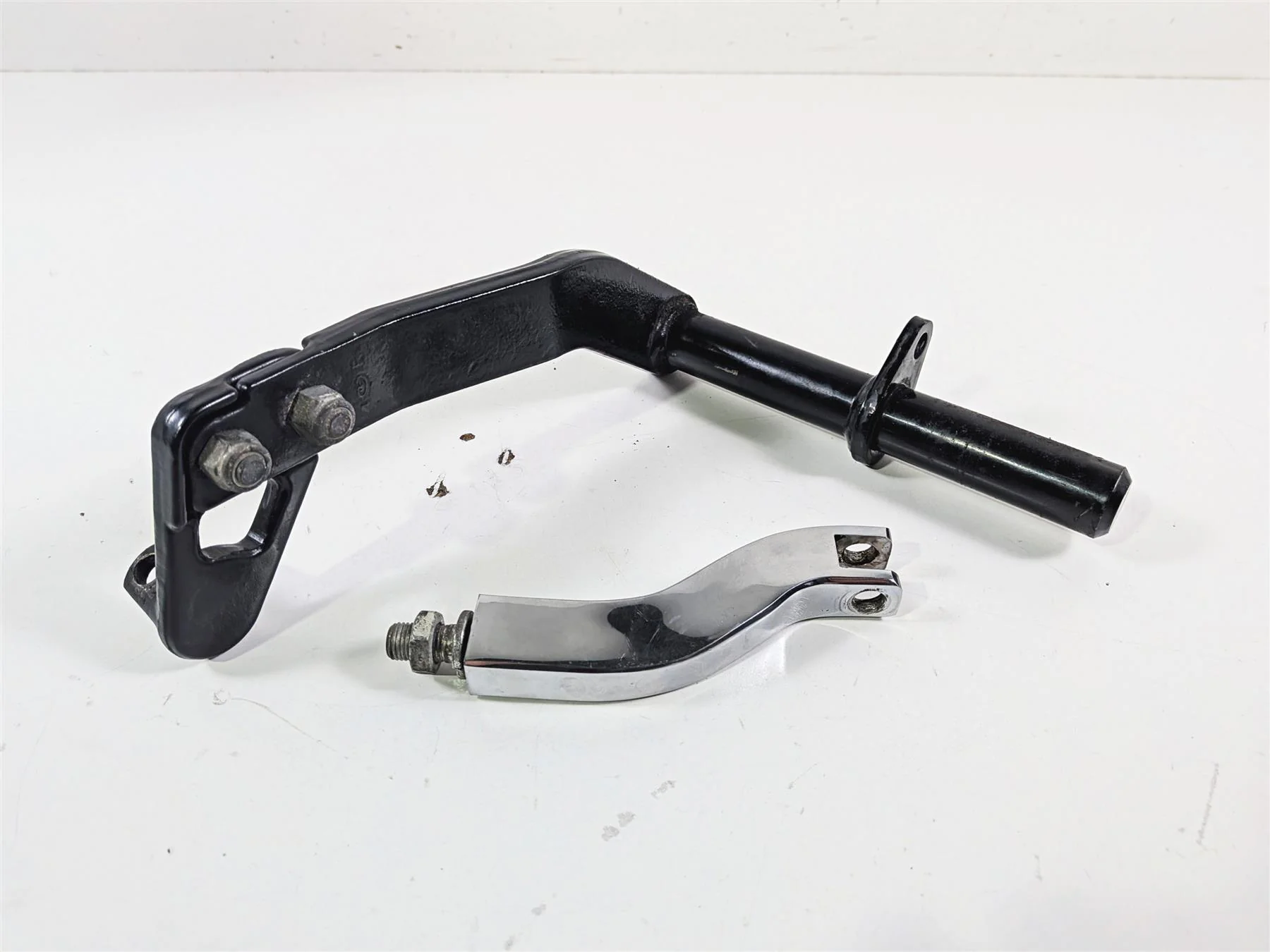 1998 Harley Dyna FXDL Low Rider Passenger Footpeg Mounts & Mounting Bar 52740-94 - Image 12