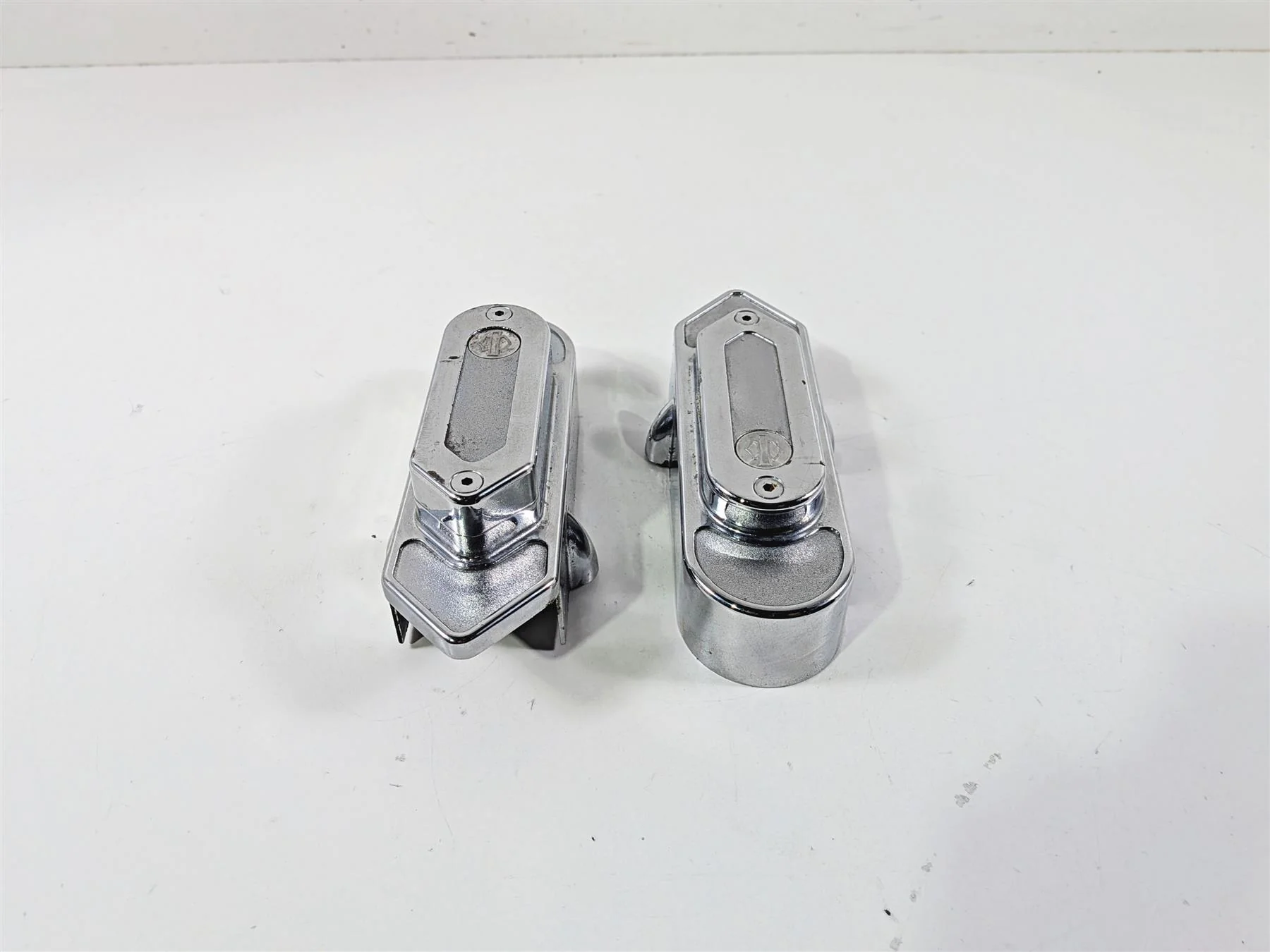 1998 Harley Dyna FXDL Low Rider Rear Axle Swingarm Cover Set 45157-97 - Image 3