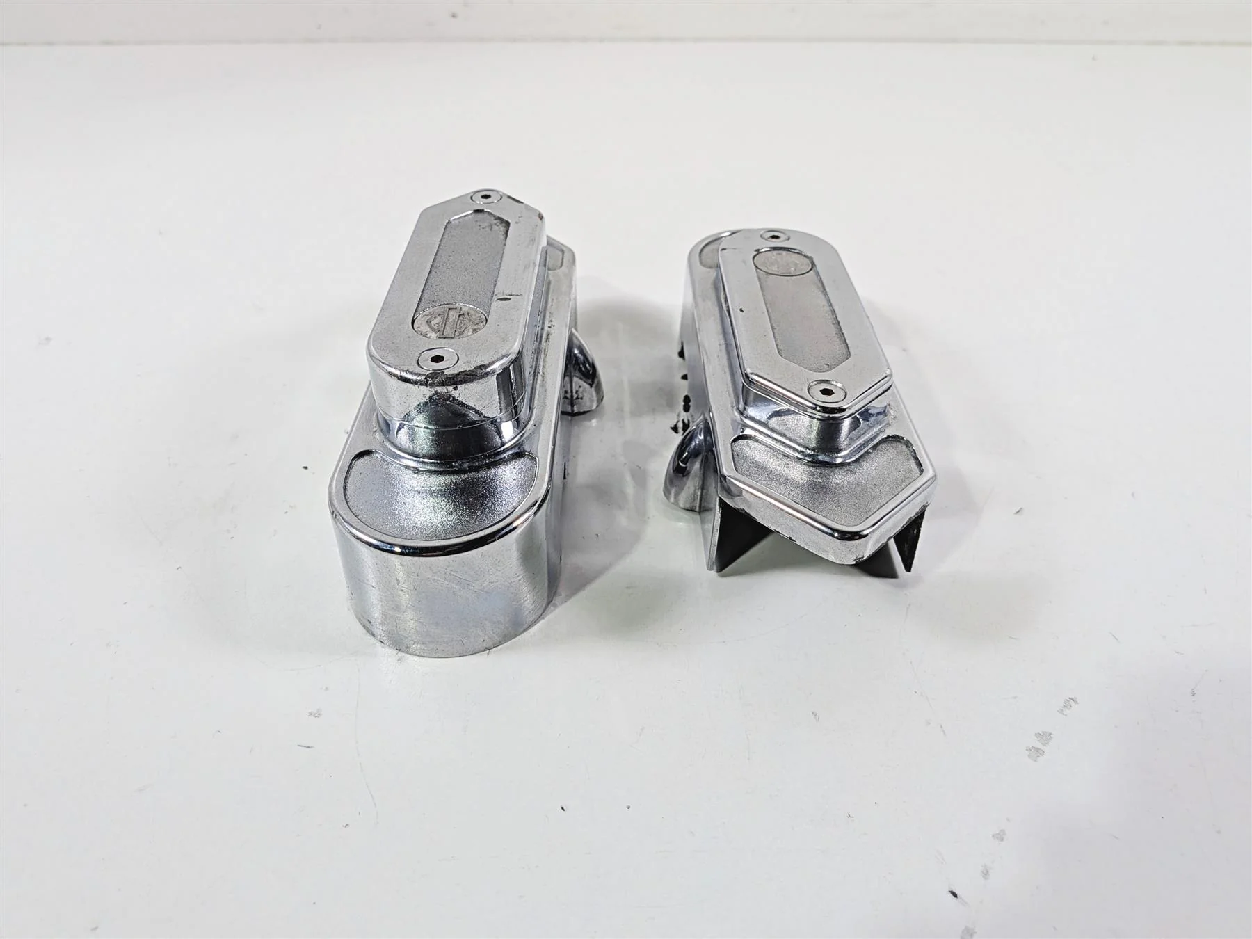 1998 Harley Dyna FXDL Low Rider Rear Axle Swingarm Cover Set 45157-97 - Image 5