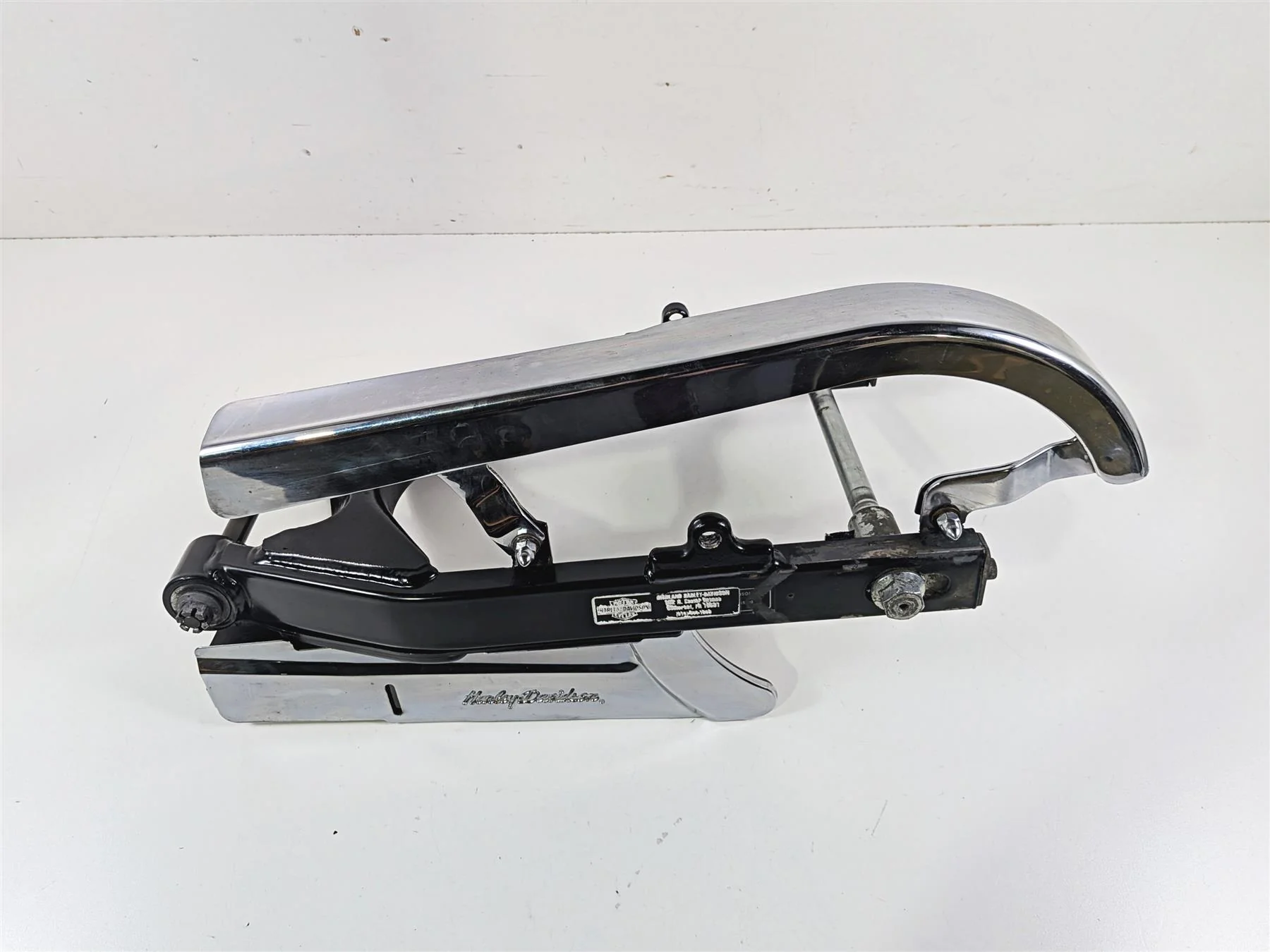 1998 Harley Dyna FXDL Low Rider Swingarm & Belt Guards 47820-90A