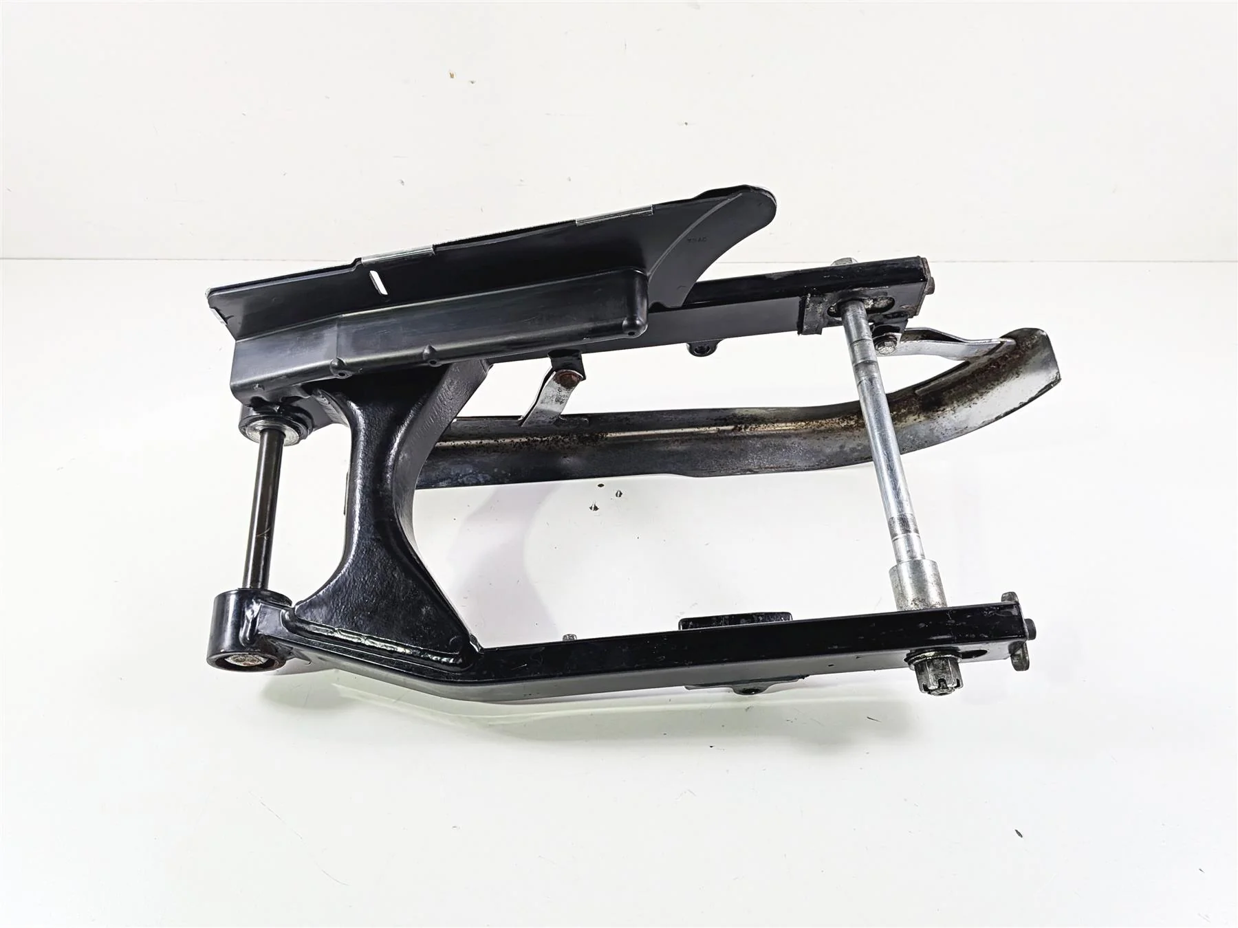 1998 Harley Dyna FXDL Low Rider Swingarm & Belt Guards 47820-90A - Image 6