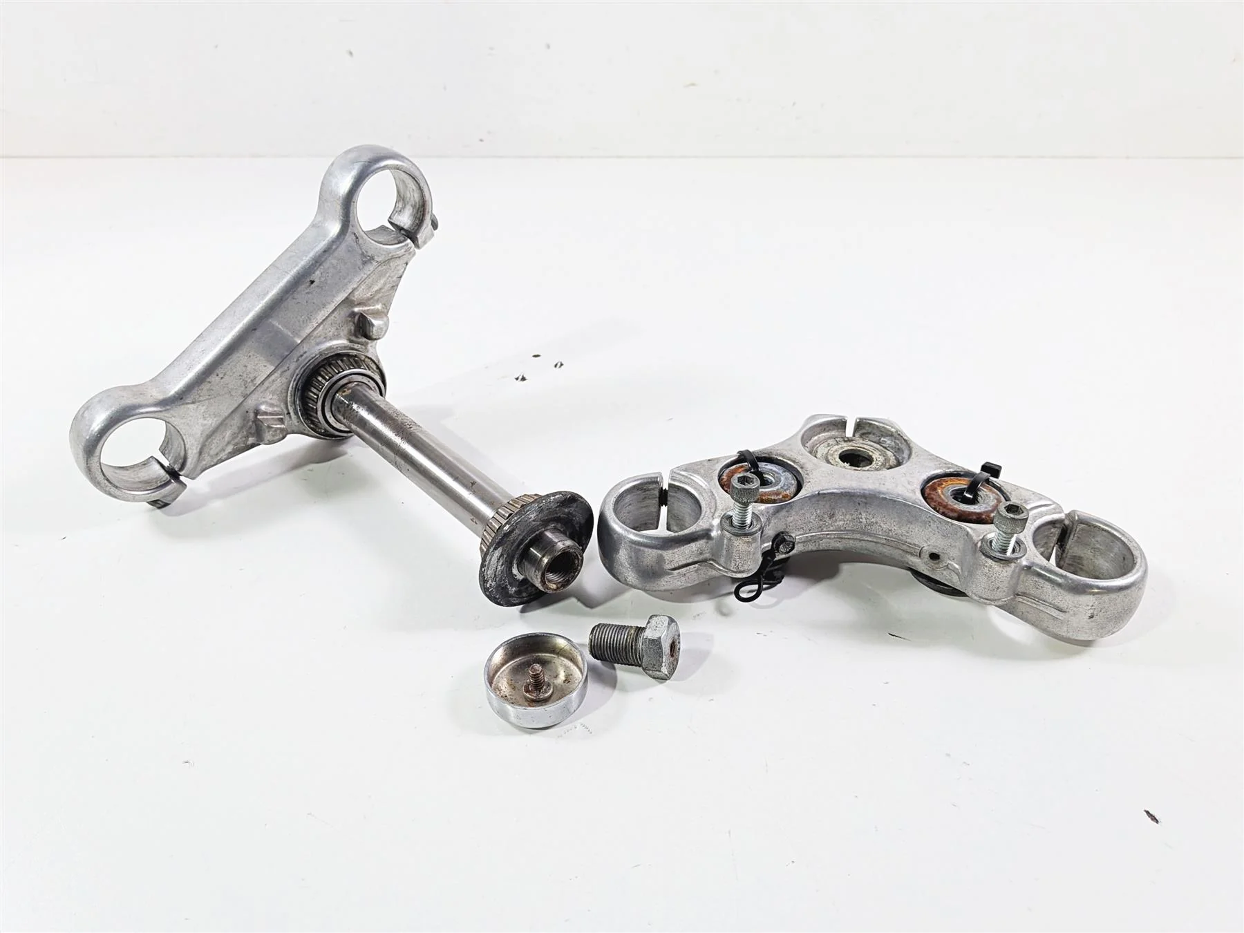 1998 Harley Dyna FXDL Low Rider Upper & Lower Triple Tree - Read 45598-90B - Image 10