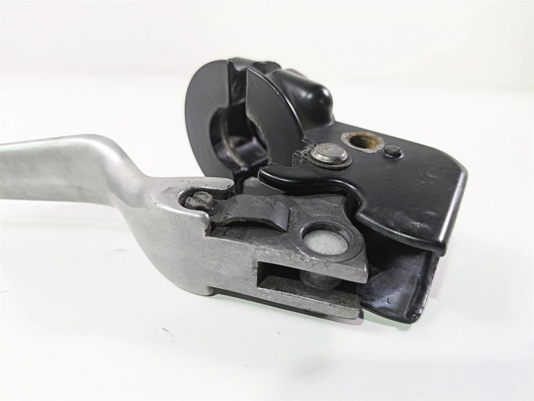 1998 Harley Touring FLHRCI Road King Clutch Perch & Lever 38608-96 45015-96 - Image 9