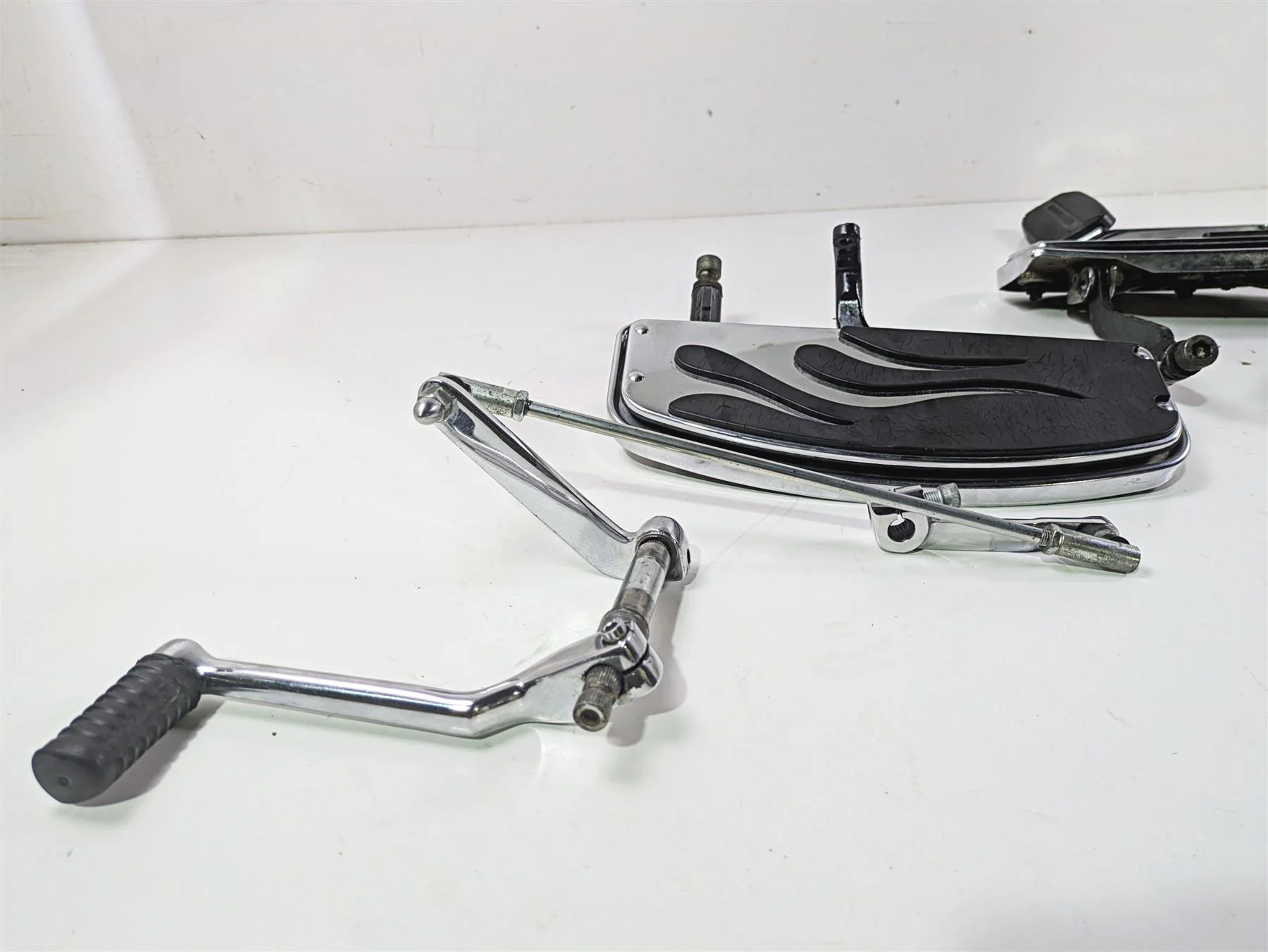 1998 Harley Touring FLHRCI Road King Floorboards Brake Pedal & Shifter 50621-79A - Image 3