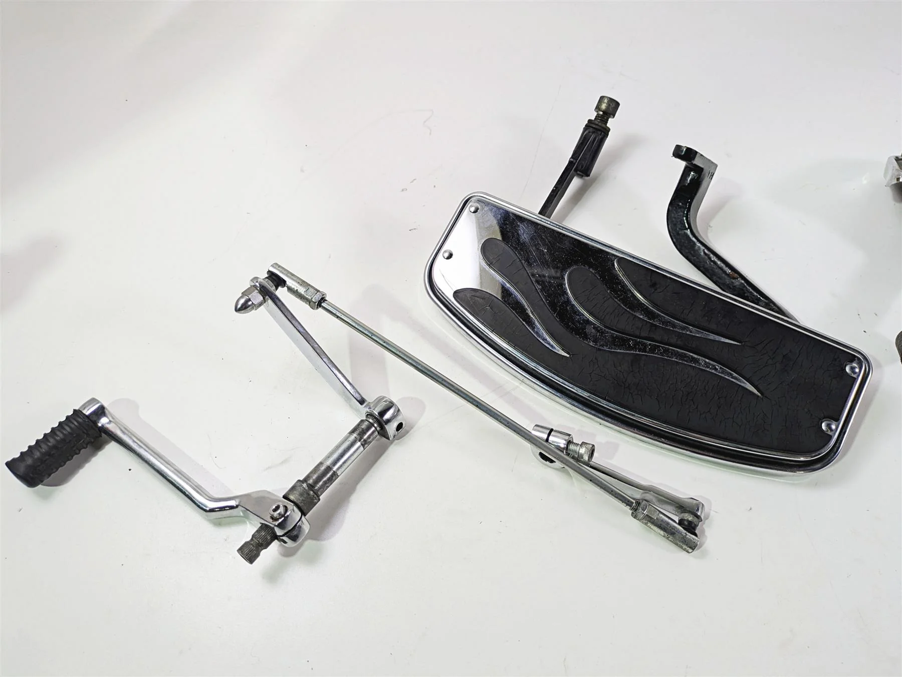 1998 Harley Touring FLHRCI Road King Floorboards Brake Pedal & Shifter 50621-79A - Image 4