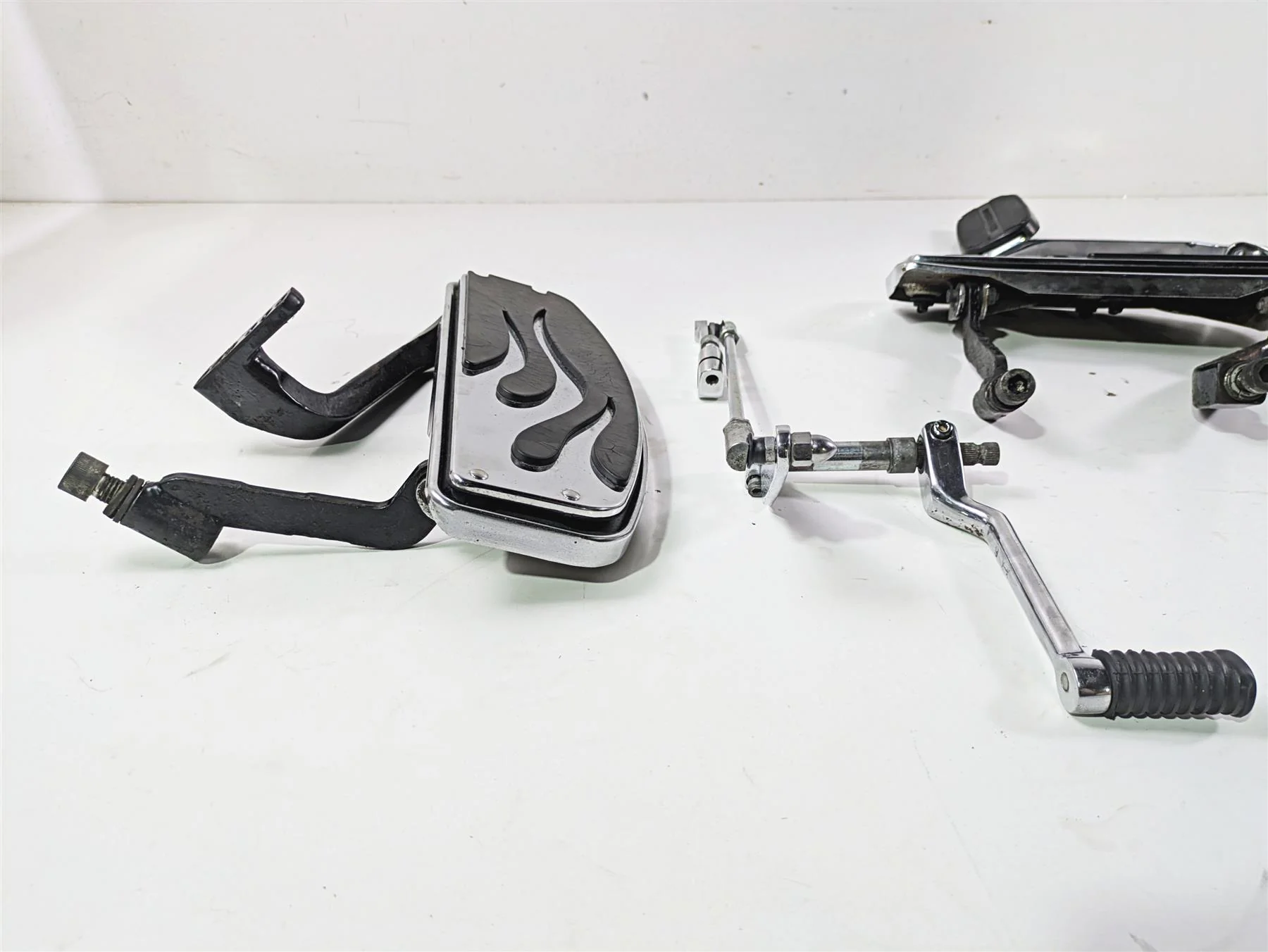 1998 Harley Touring FLHRCI Road King Floorboards Brake Pedal & Shifter 50621-79A - Image 5