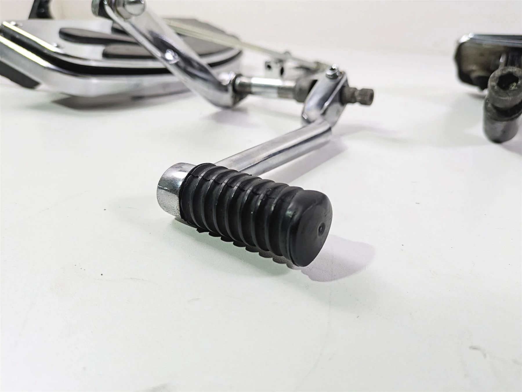 1998 Harley Touring FLHRCI Road King Floorboards Brake Pedal & Shifter 50621-79A - Image 6