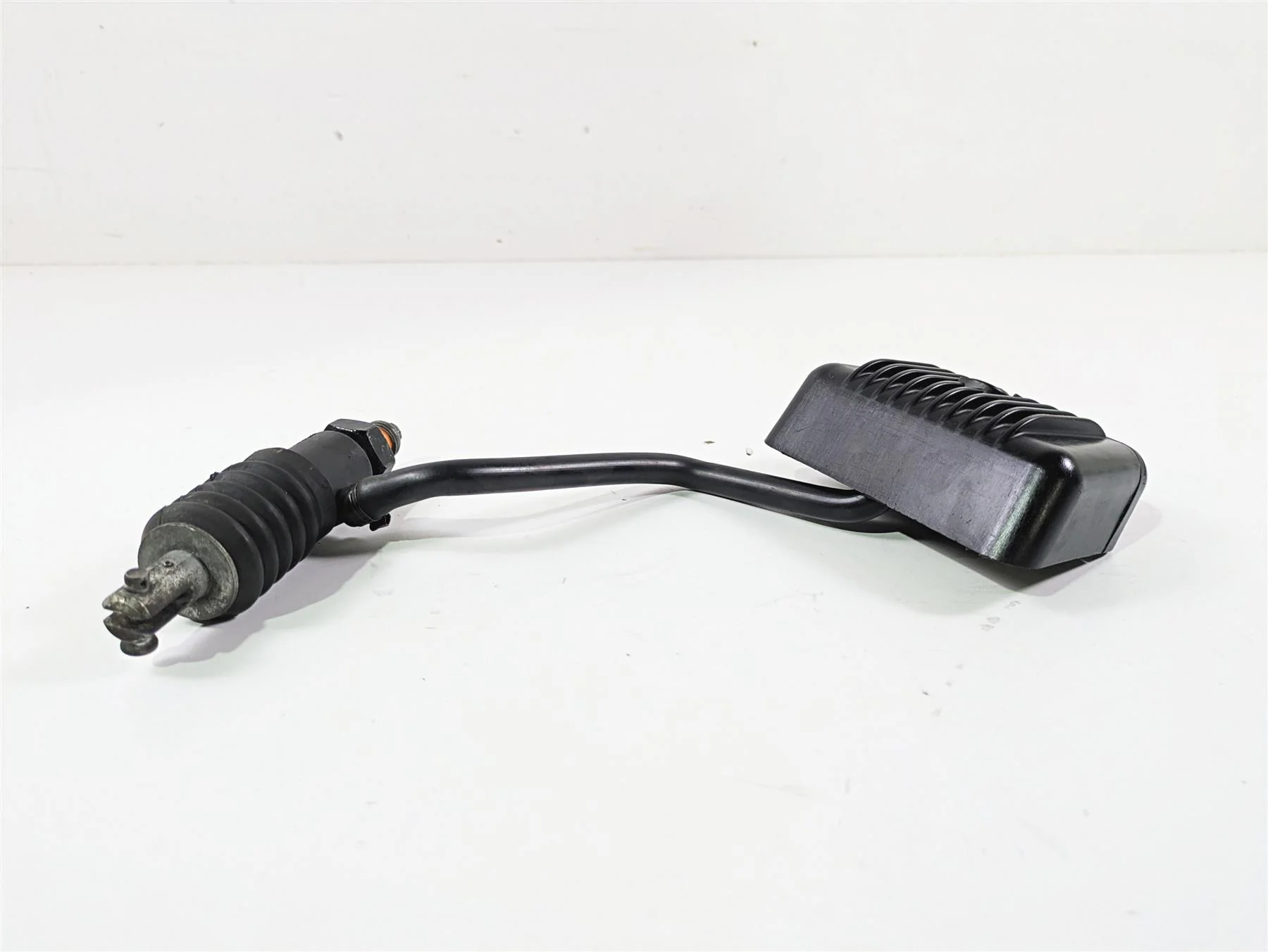 1998 Harley Touring FLHRCI Road King Rear Brake Master Cylinder 41755-97B - Image 3