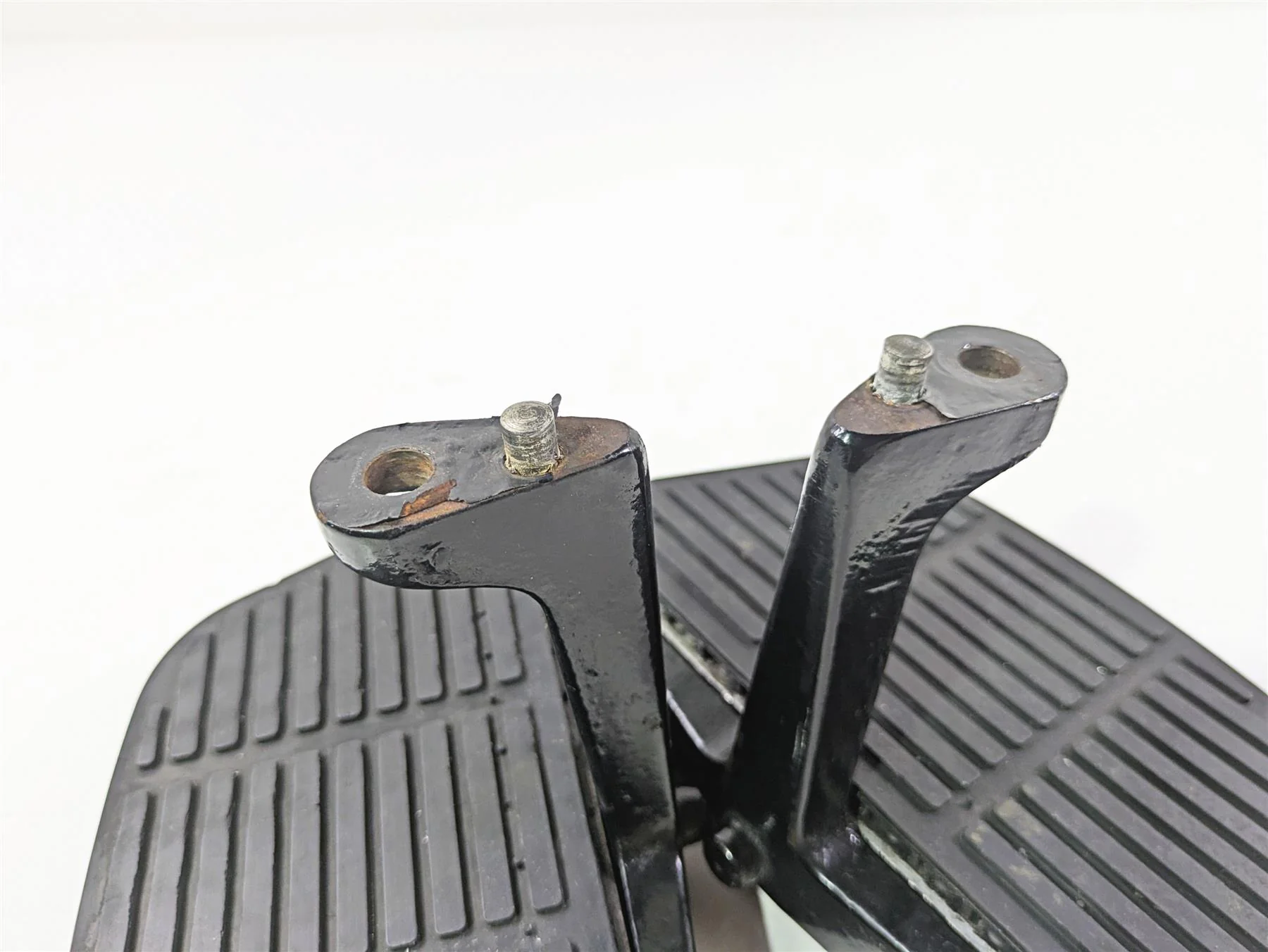 1998 Harley Touring FLHRCI Road King Rear Passenger Floor Board Set 52719-93B - Image 11