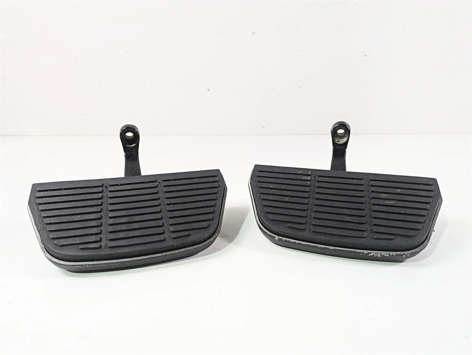 1998 Harley Touring FLHRCI Road King Rear Passenger Floor Board Set 52719-93B - Image 2