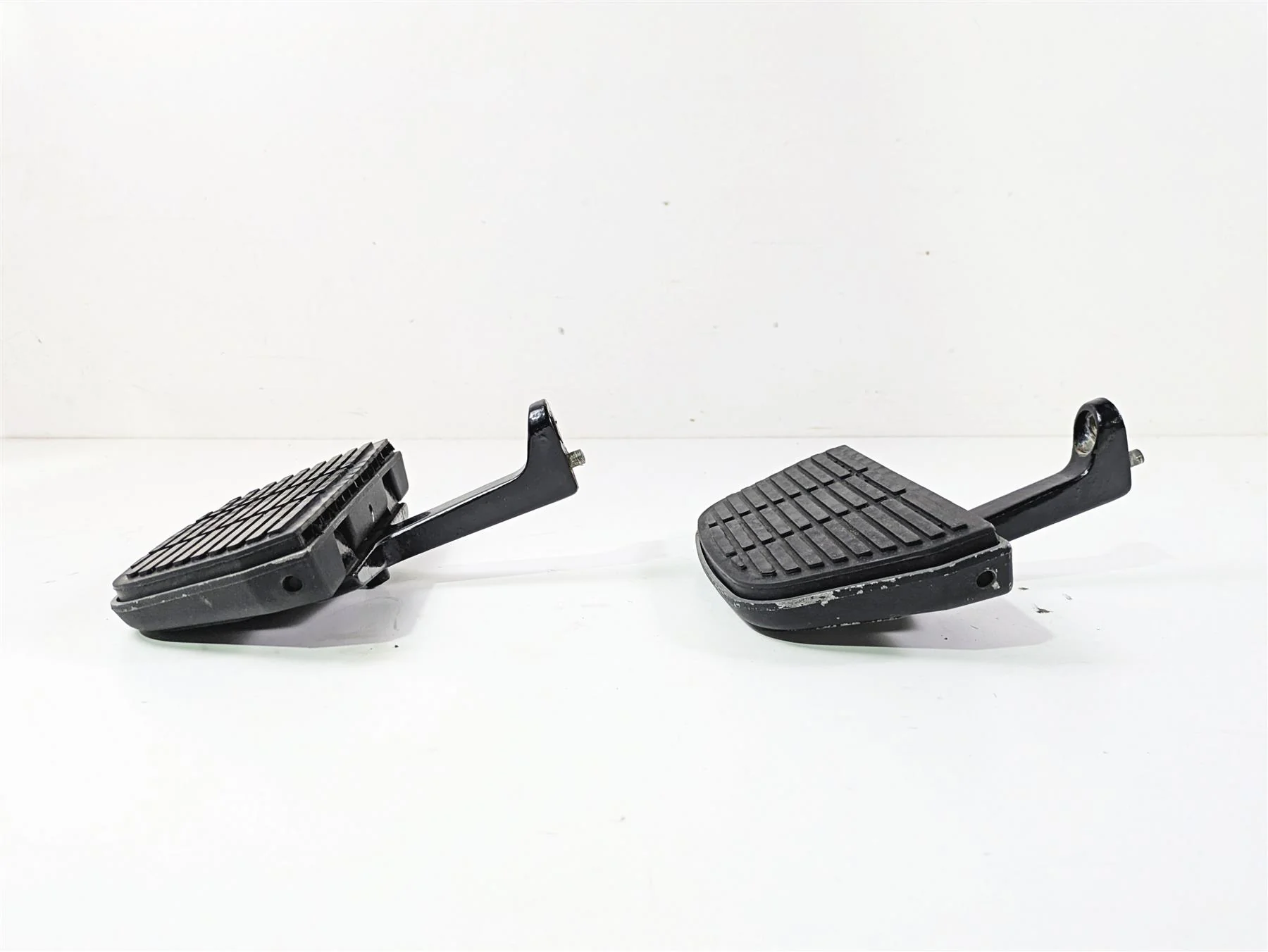 1998 Harley Touring FLHRCI Road King Rear Passenger Floor Board Set 52719-93B - Image 5
