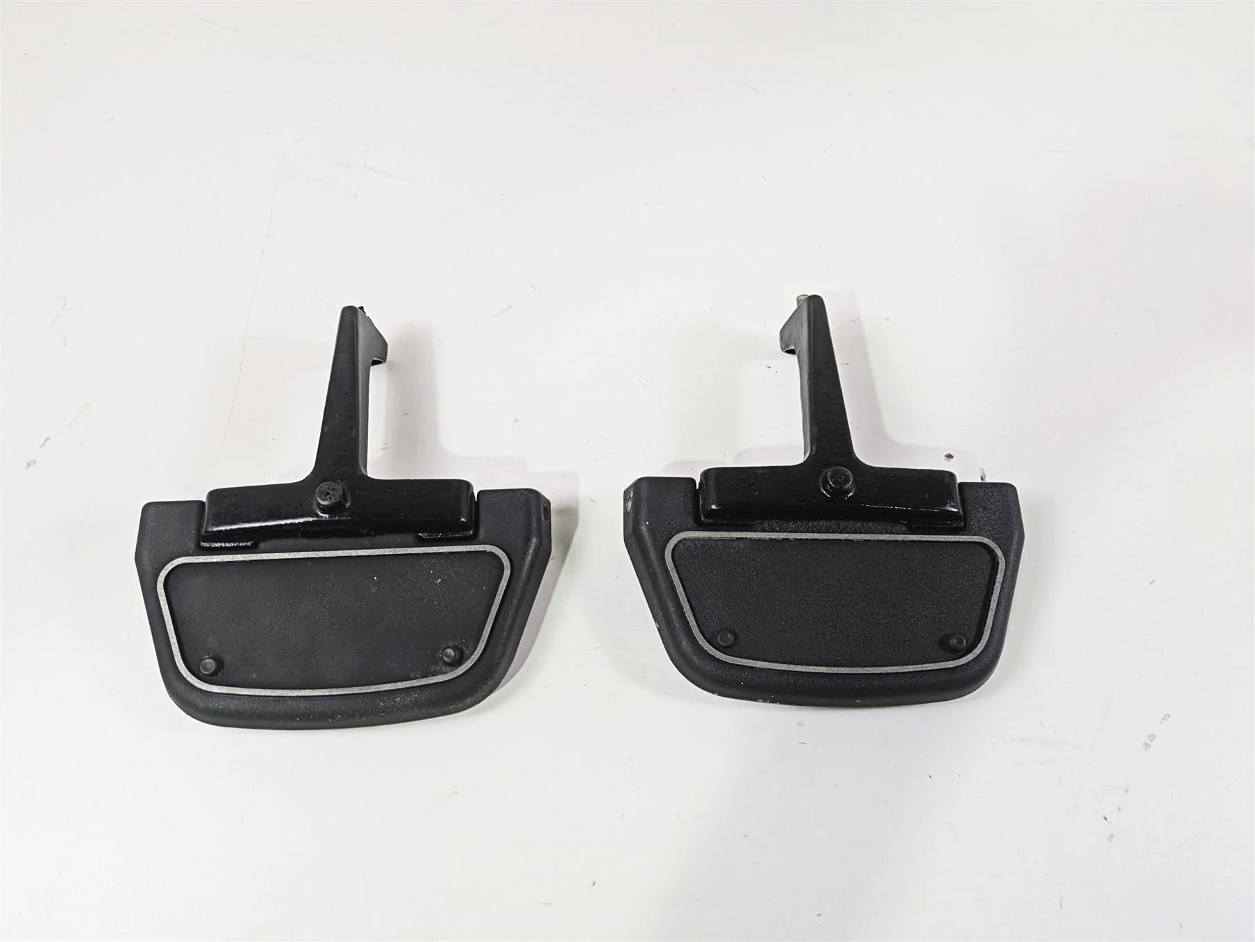 1998 Harley Touring FLHRCI Road King Rear Passenger Floor Board Set 52719-93B - Image 6