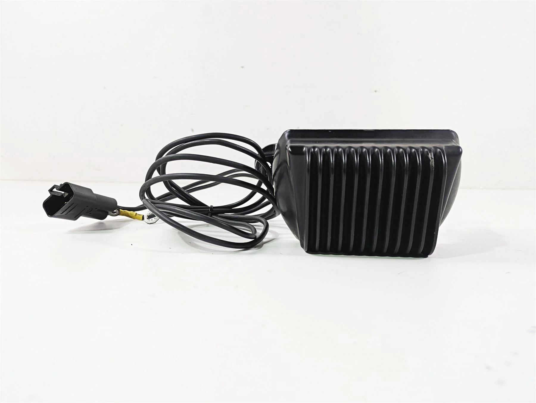 1998 Harley Touring FLHRCI Road King Rectifier Voltage Regulator 74505-97 - Image 2