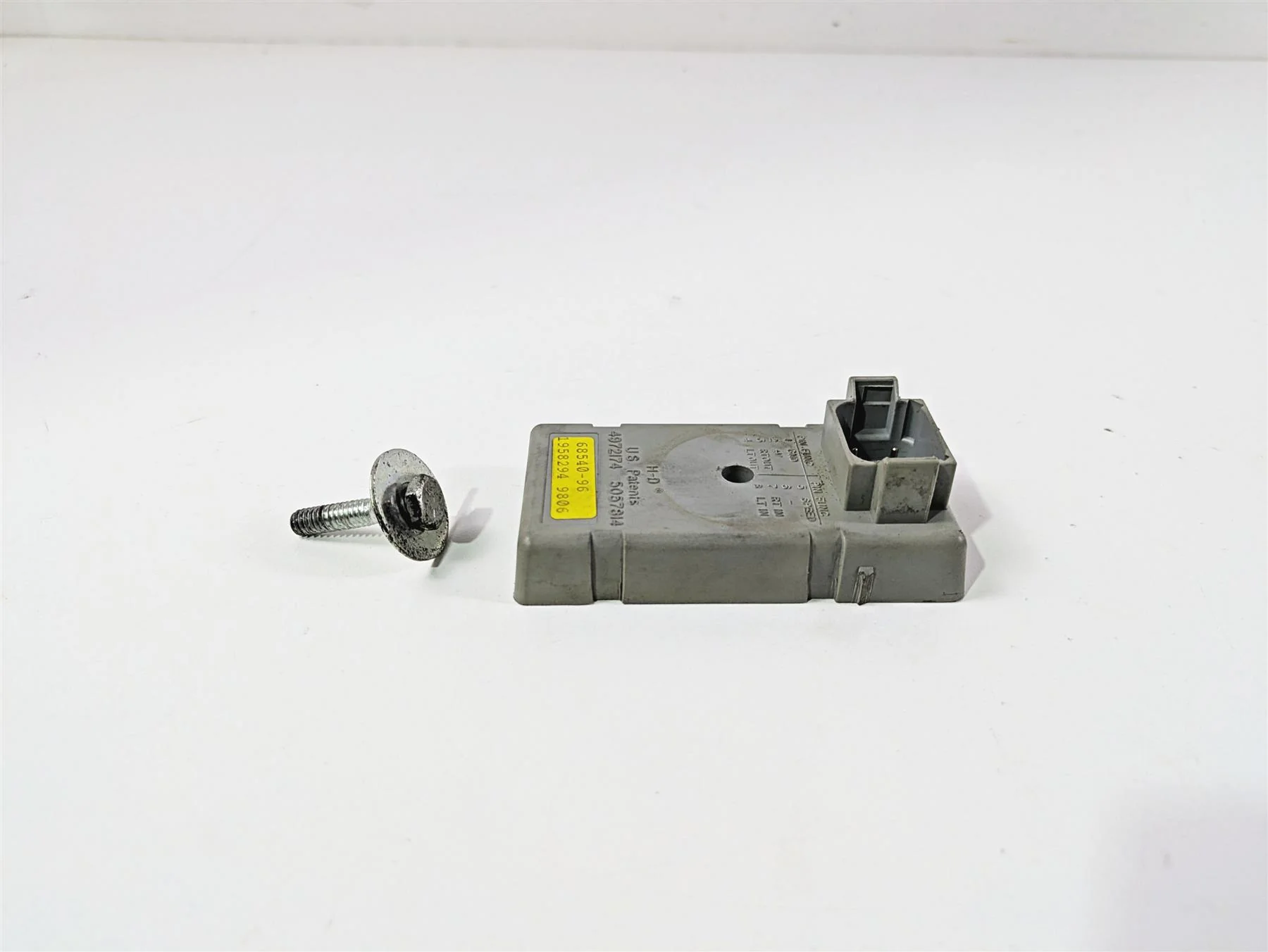 1998 Harley Touring FLHRCI Road King Tsm Turn Signal Module  68540-96 - Image 4