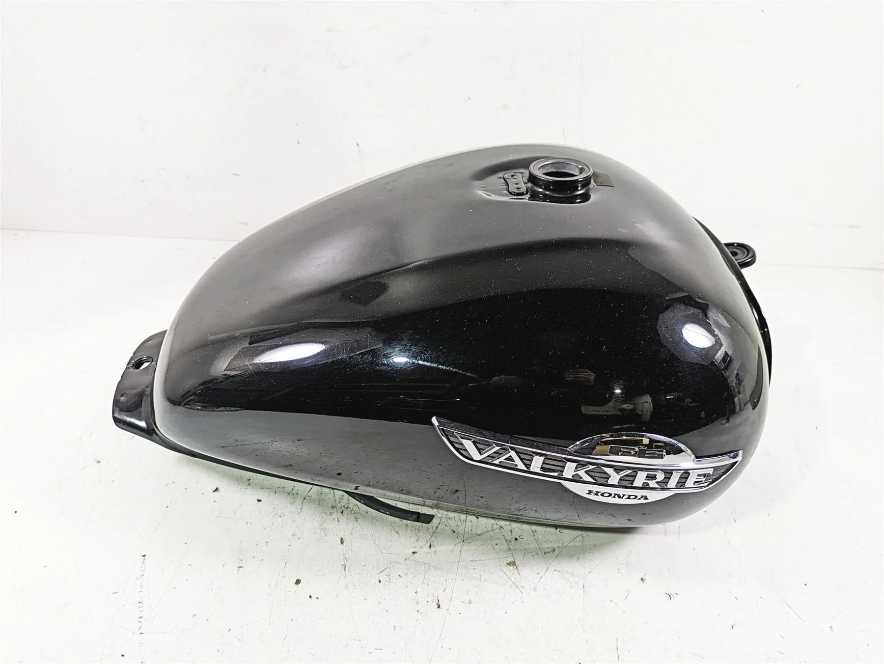1998 Honda GL1500 Valkyrie Tour Fuel Gas Petrol Tank & Petcock 17520-MZ0-A - Image 3