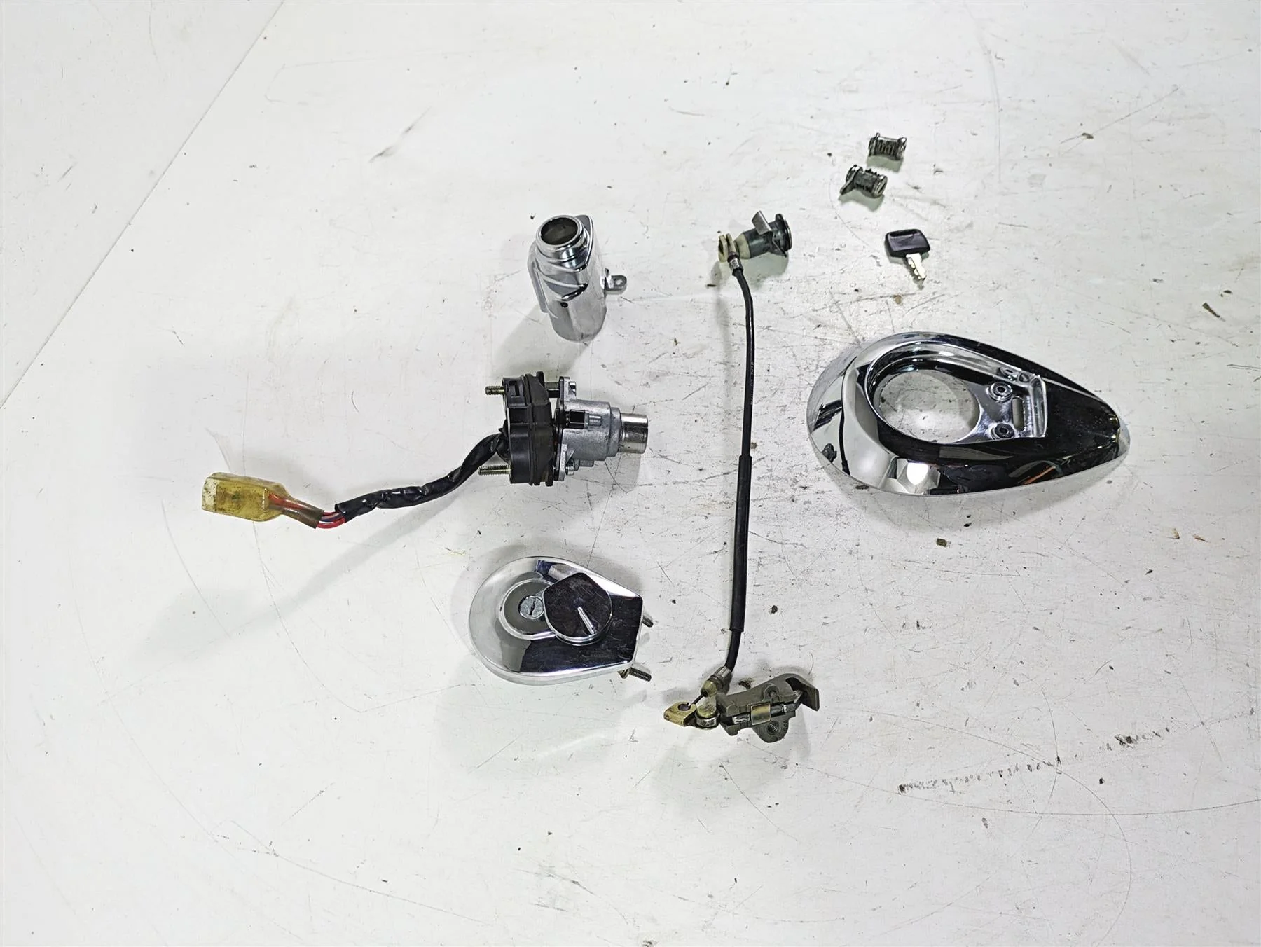 1998 Honda GL1500 Valkyrie Tour Ignition Switch Key Lock Set 35010-MZ0-700 - Image 2