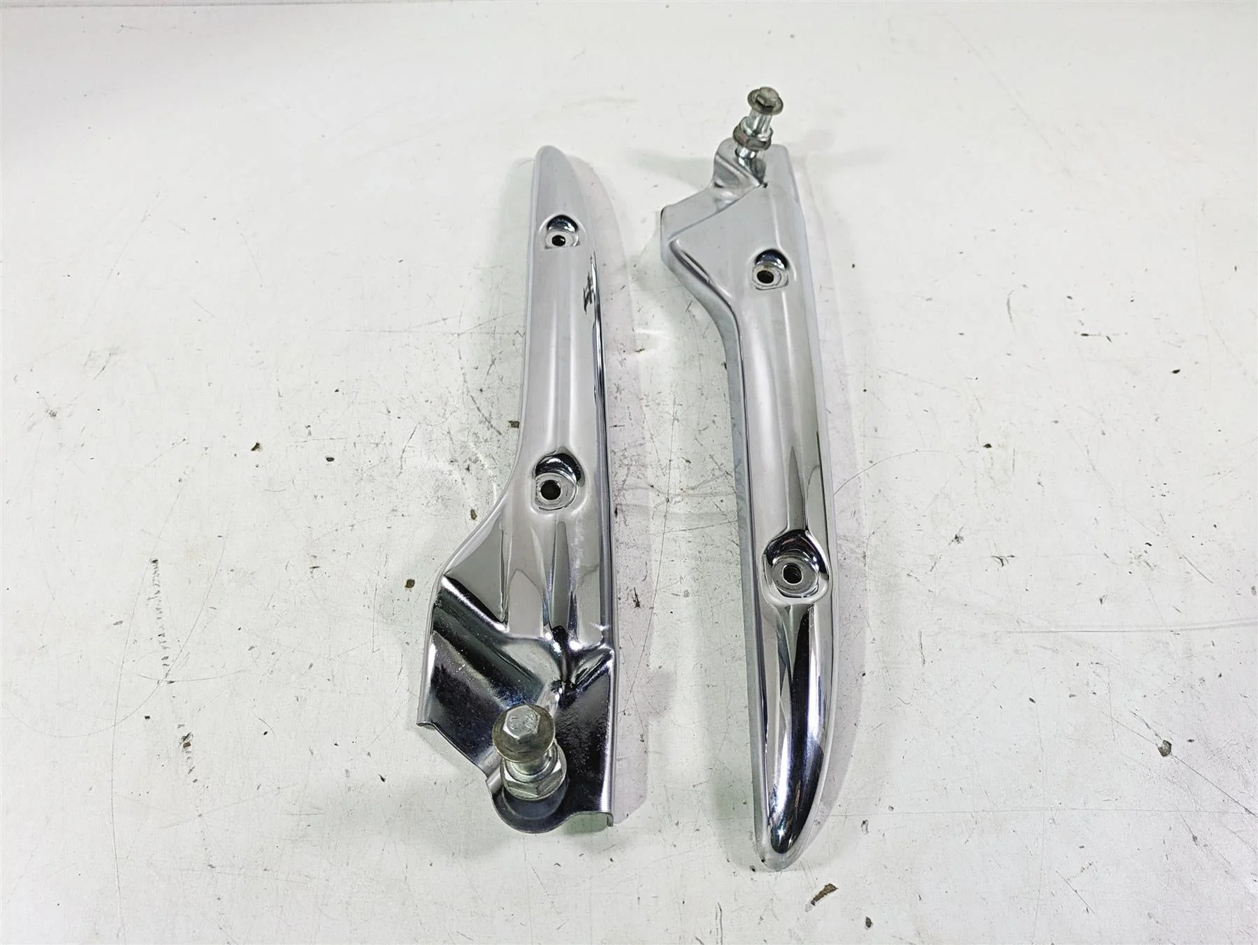 1998 Honda GL1500 Valkyrie Tour Rear Fender Struts Braces Set 77330-MZ0-A40 - Image 4