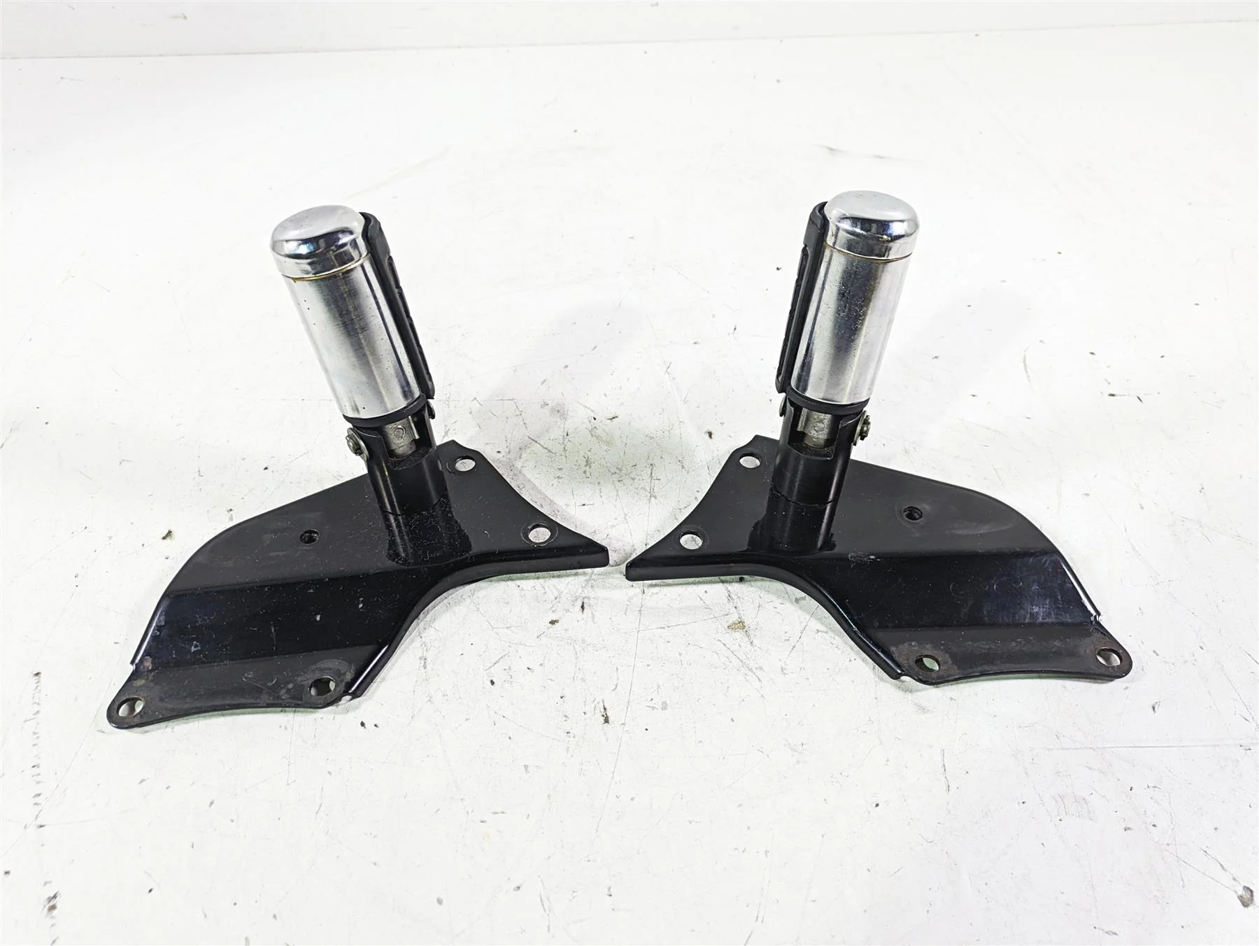 1998 Honda GL1500 Valkyrie Tour Rear Passenger Footpeg Rest Set 50715-MZ0-000 - Image 4