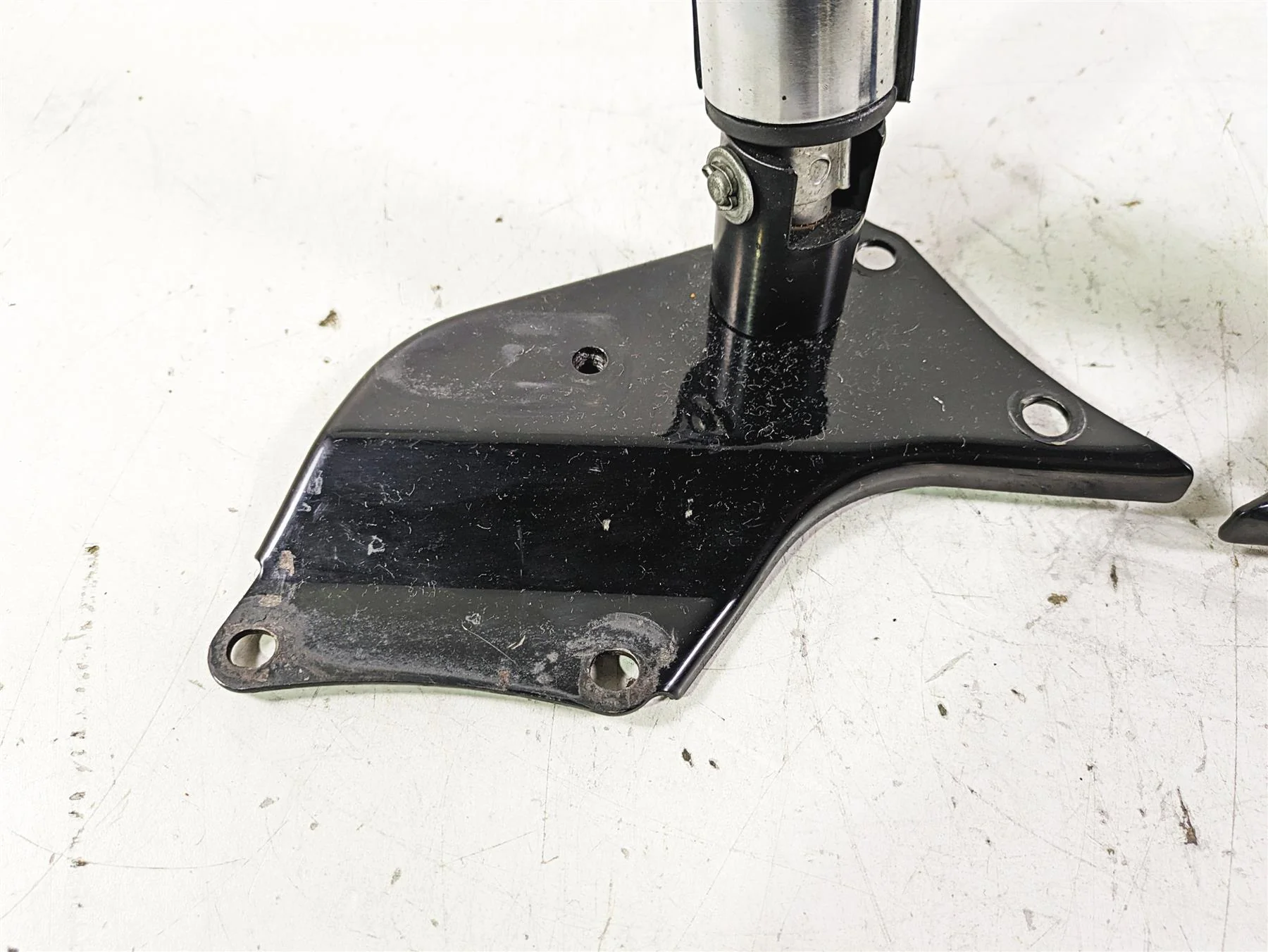 1998 Honda GL1500 Valkyrie Tour Rear Passenger Footpeg Rest Set 50715-MZ0-000 - Image 7