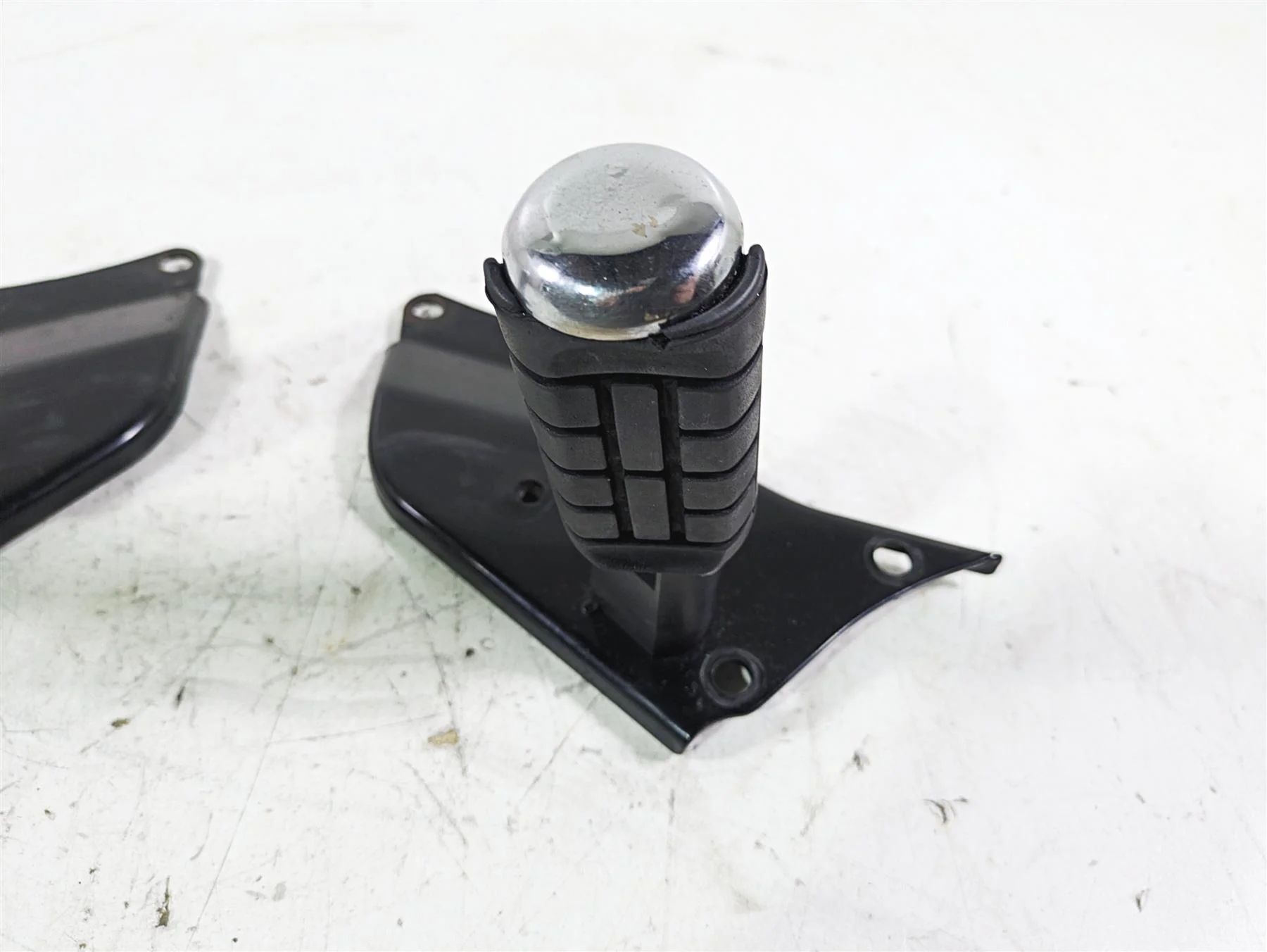 1998 Honda GL1500 Valkyrie Tour Rear Passenger Footpeg Rest Set 50715-MZ0-000 - Image 8