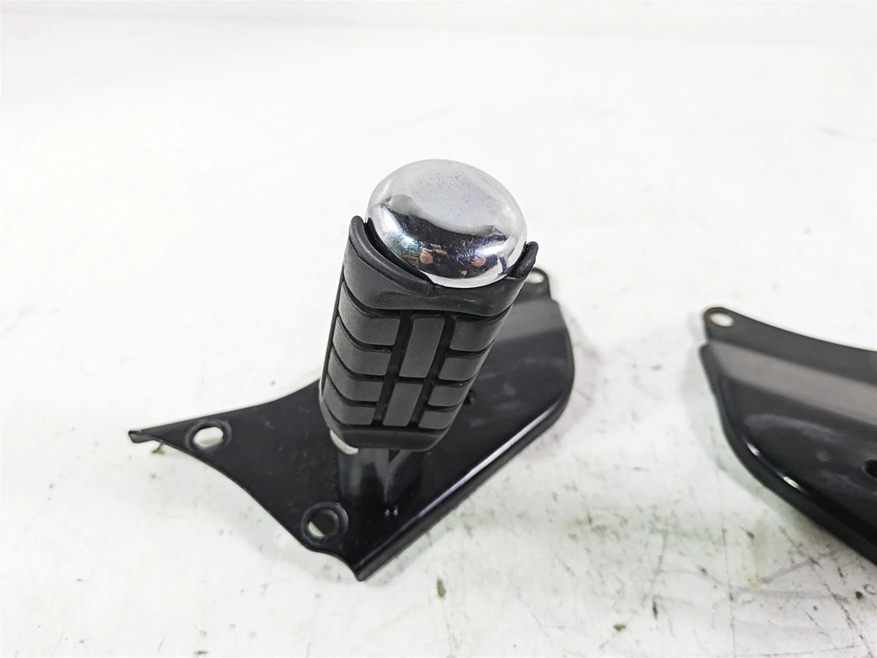 1998 Honda GL1500 Valkyrie Tour Rear Passenger Footpeg Rest Set 50715-MZ0-000 - Image 9