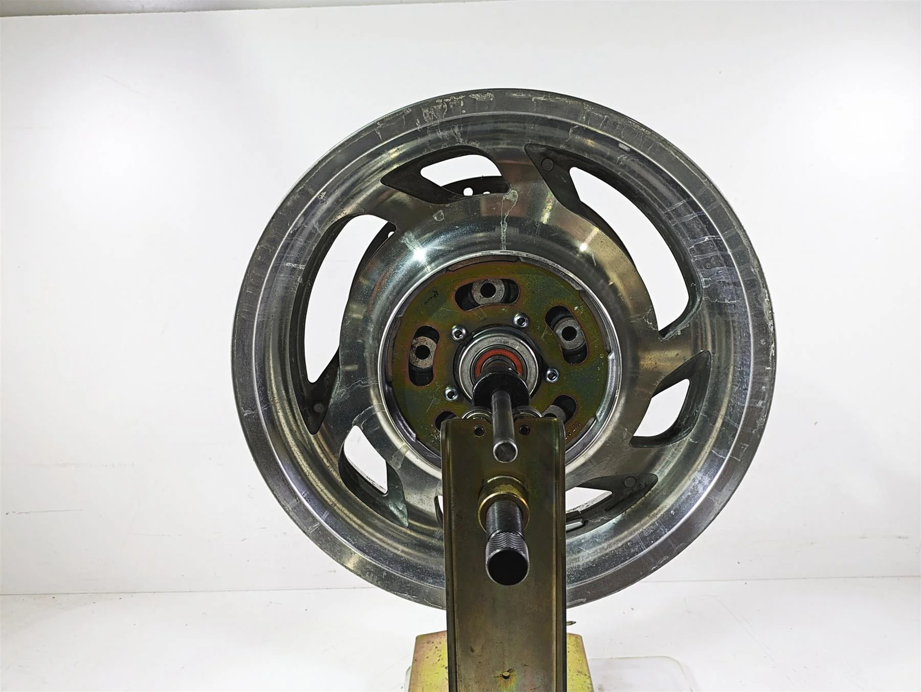 1998 Honda GL1500 Valkyrie Tour Straight 16x5 Rear Wheel Rim 42650-MZ0-670 - Image 4