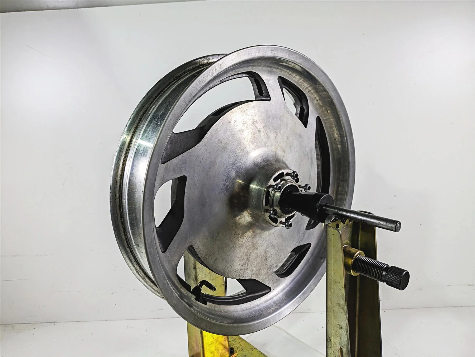 1998 Honda GL1500 Valkyrie Tour Straight 17x3.5 Front Wheel Rim 44650-MZ0-674 - Image 11