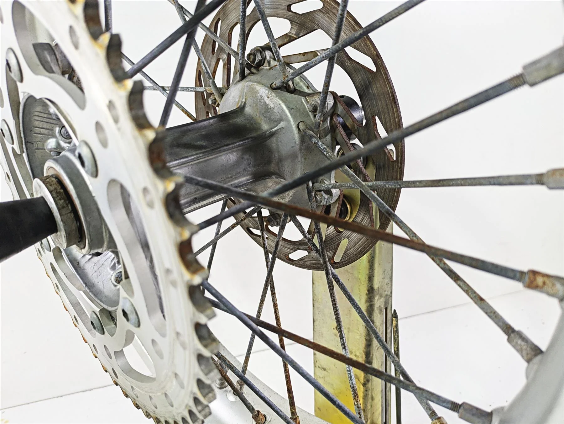 1998 KTM 380 SX MX DID Rear Wheel Rim 18x2.15 5461001004490 - Image 10