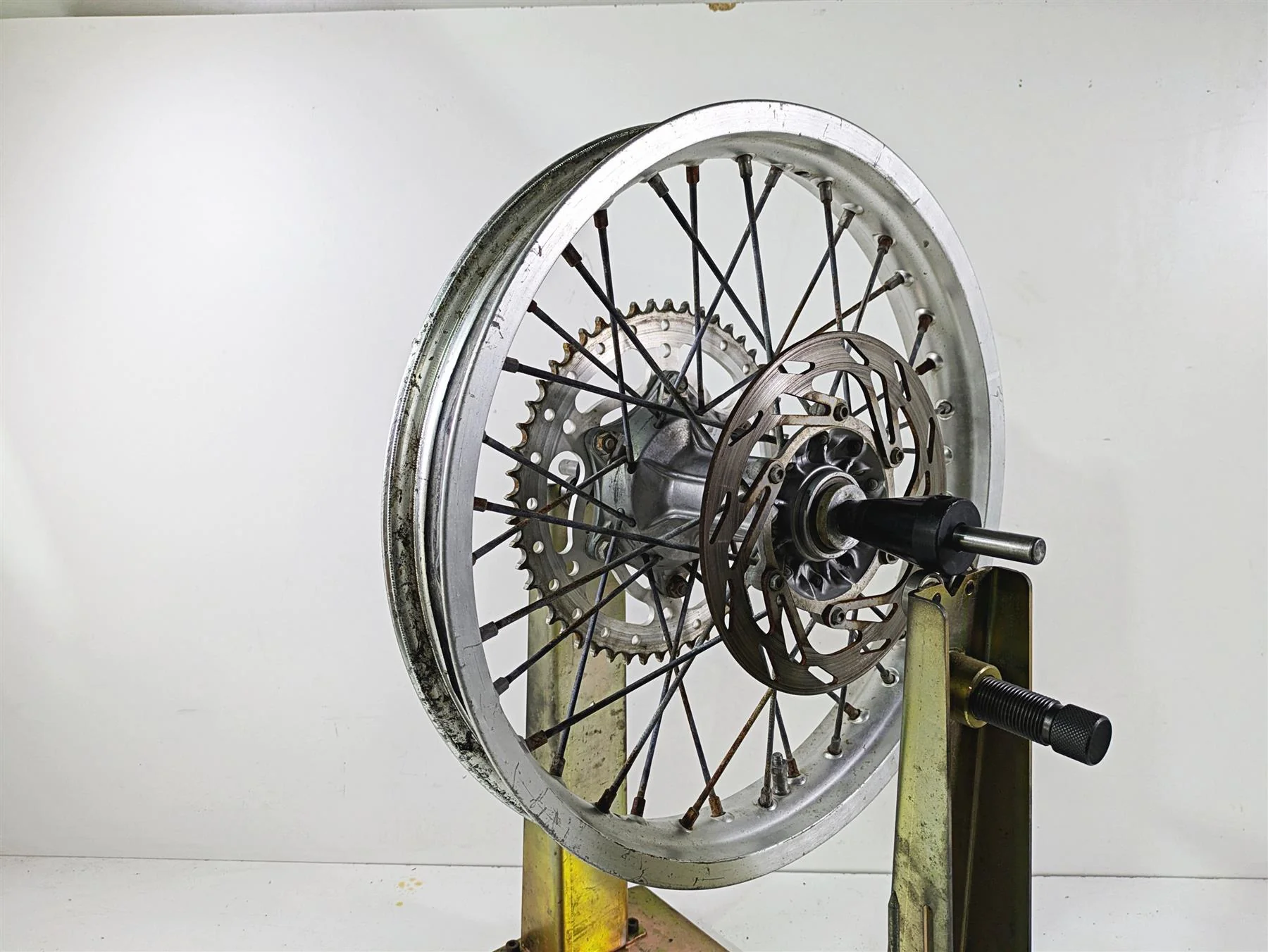 1998 KTM 380 SX MX DID Rear Wheel Rim 18x2.15 5461001004490 - Image 4