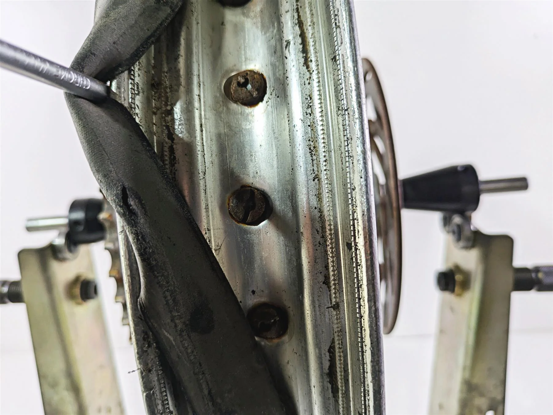 1998 KTM 380 SX MX Front Wheel Rim 21x1.6 56509010944 54609070100 7910907000001 - Image 3