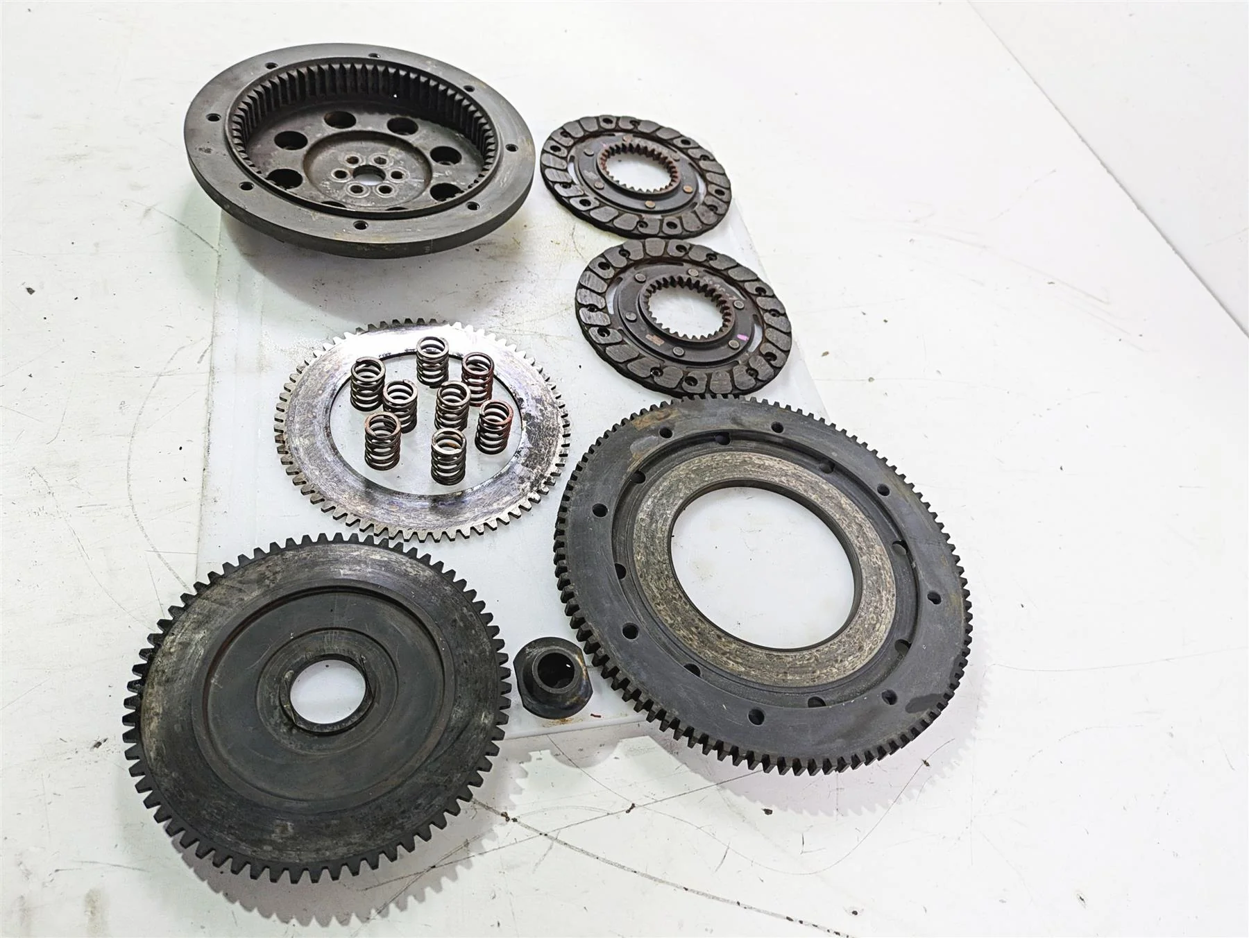 1998 Moto Guzzi California 1100 EV Clutch & Pressure Plate & Flywheel GU29084450 - Image 2