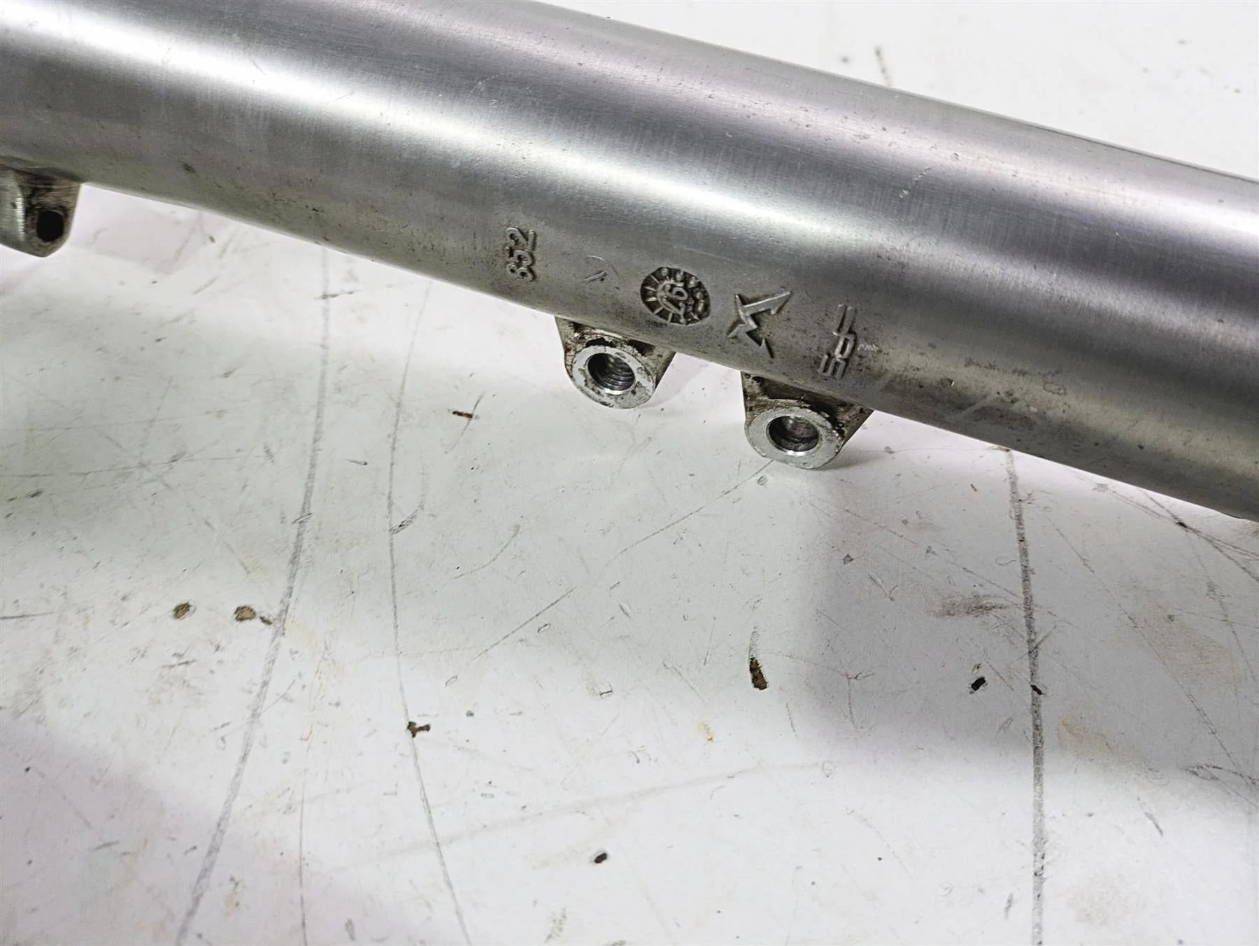 1998 Moto Guzzi California 1100 EV Front End Fork Triple Tree + Riser GU03490200 - Image 10